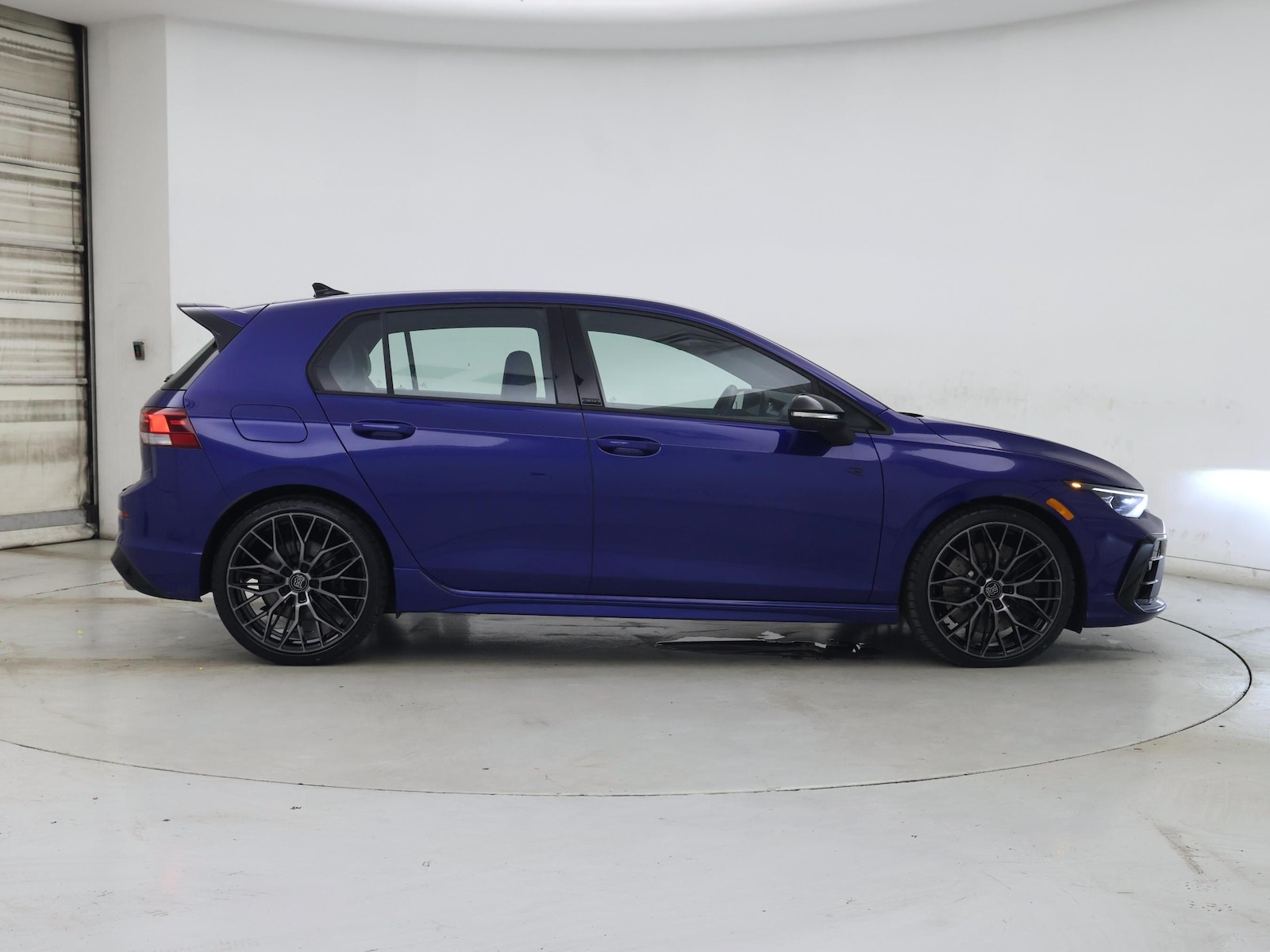 2025 Volkswagen Golf R R - Photo 8