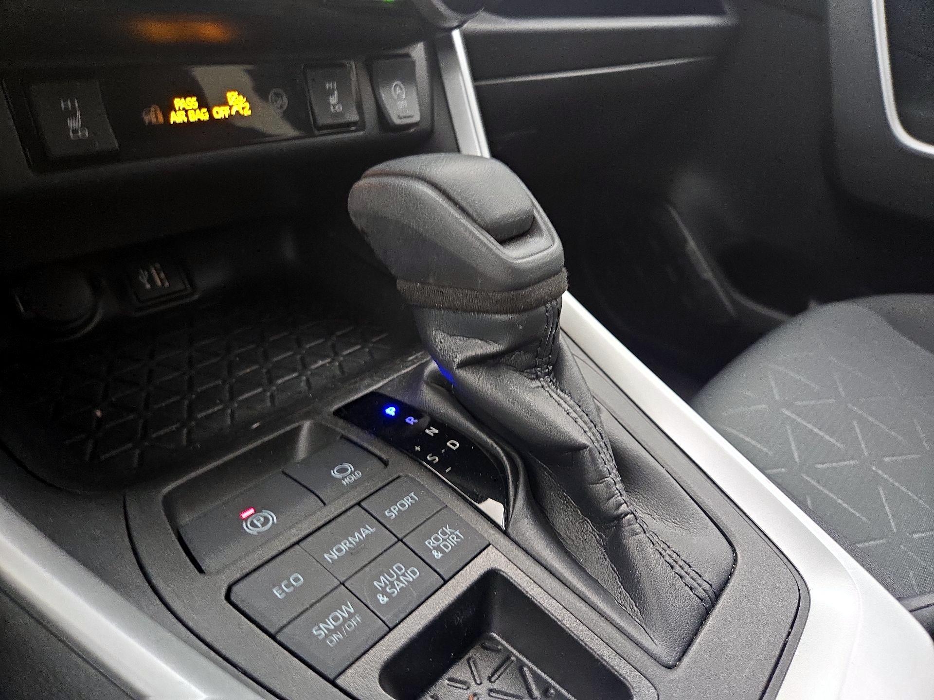 Thumbnail: 2023 Toyota RAV4 - 17