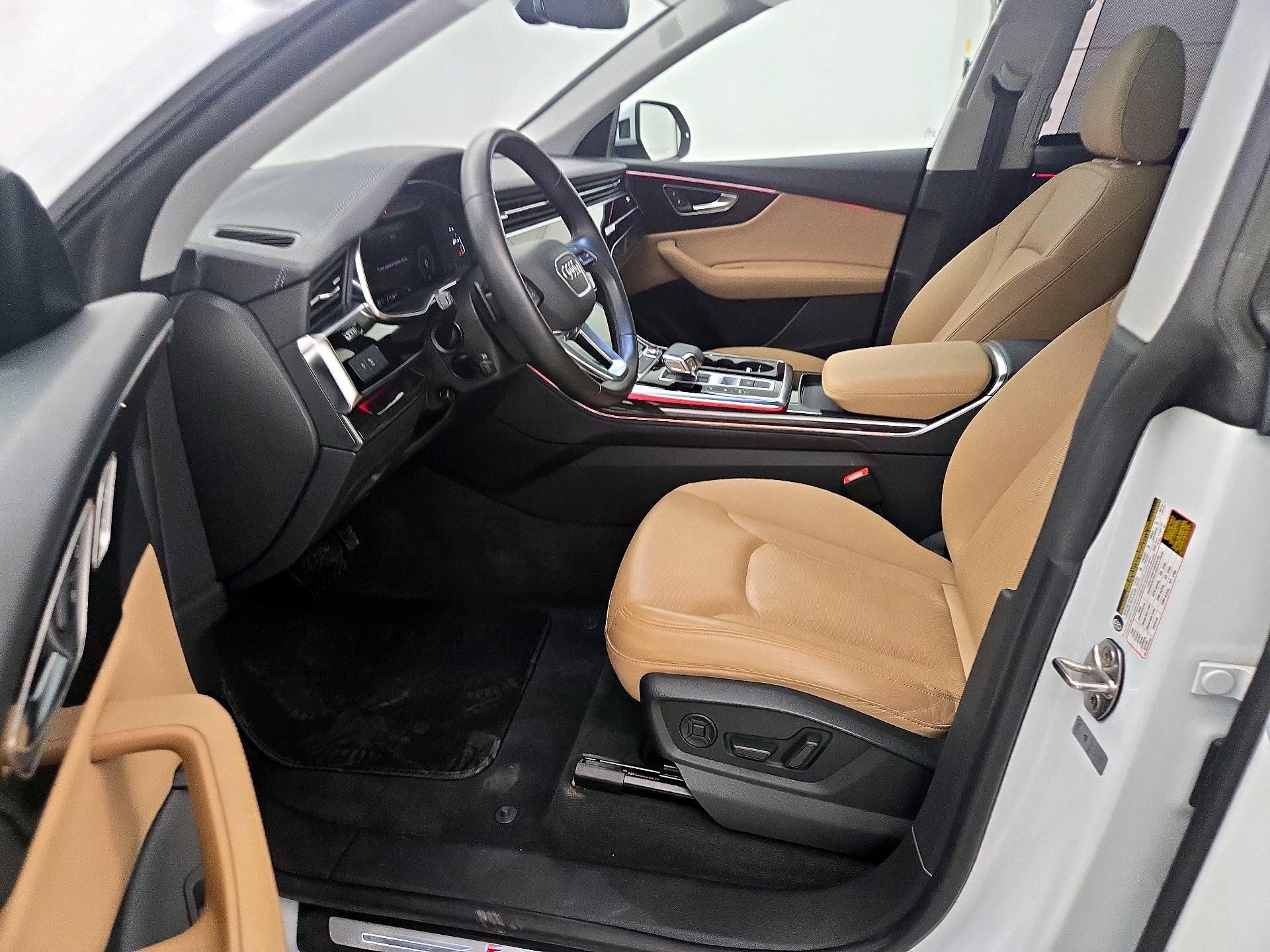 Thumbnail: 2023 Audi Q8 - 11