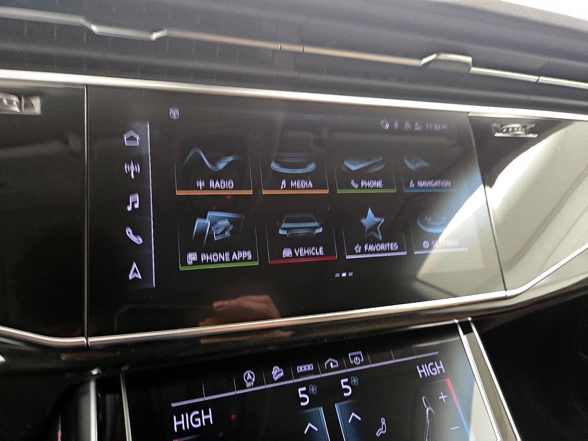 Thumbnail: 2023 Audi Q8 - 16