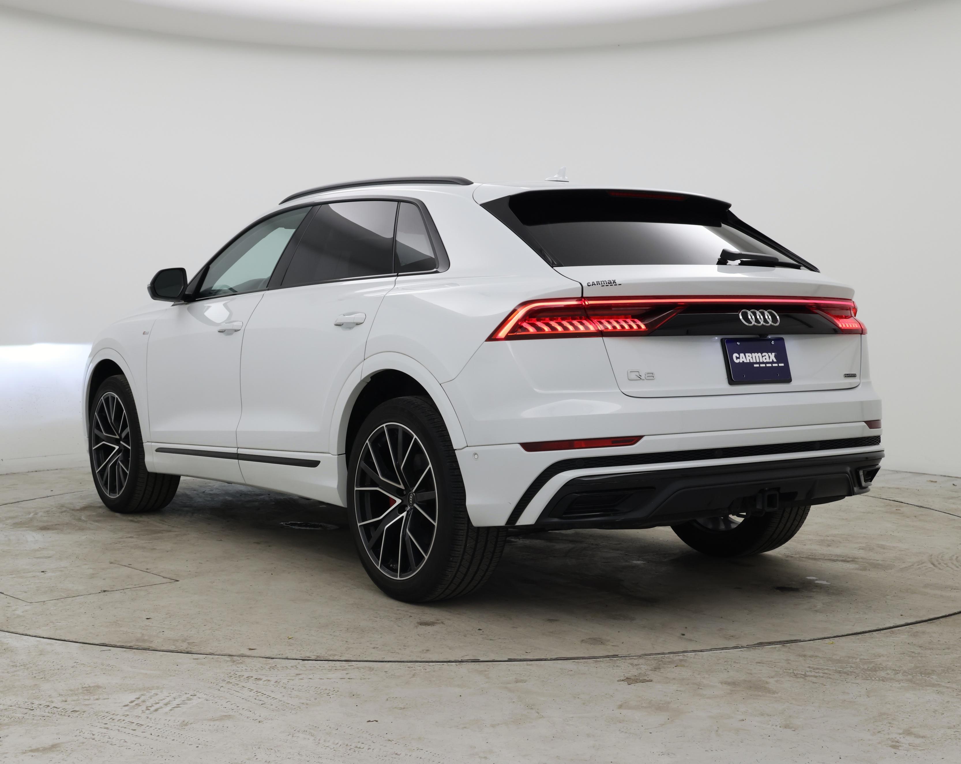 Thumbnail: 2023 Audi Q8 - 2