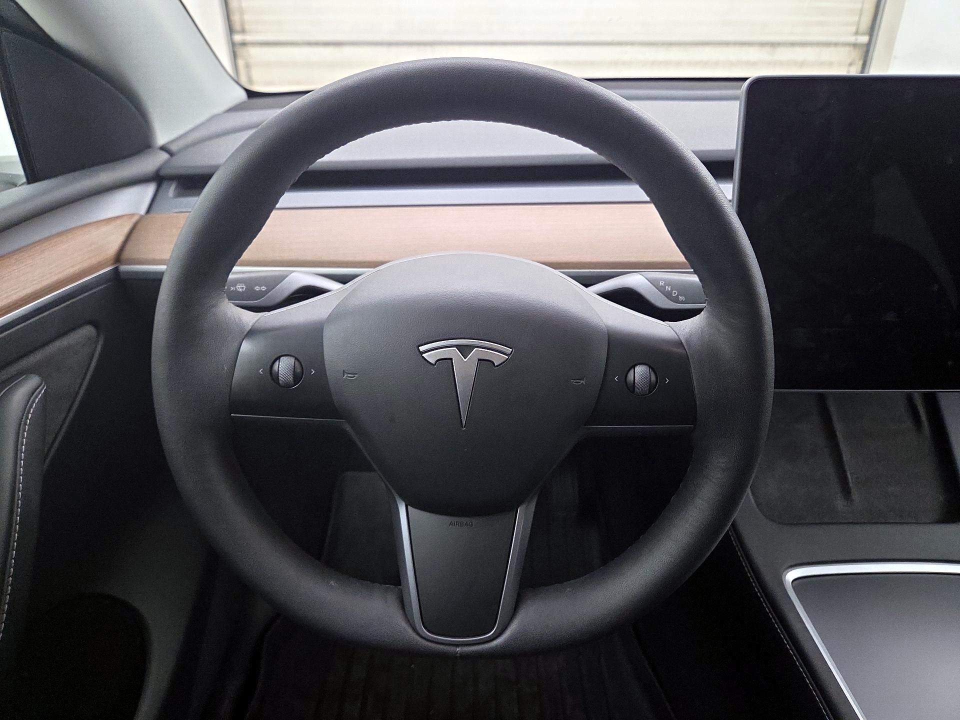 Thumbnail: 2023 Tesla Model Y - 10