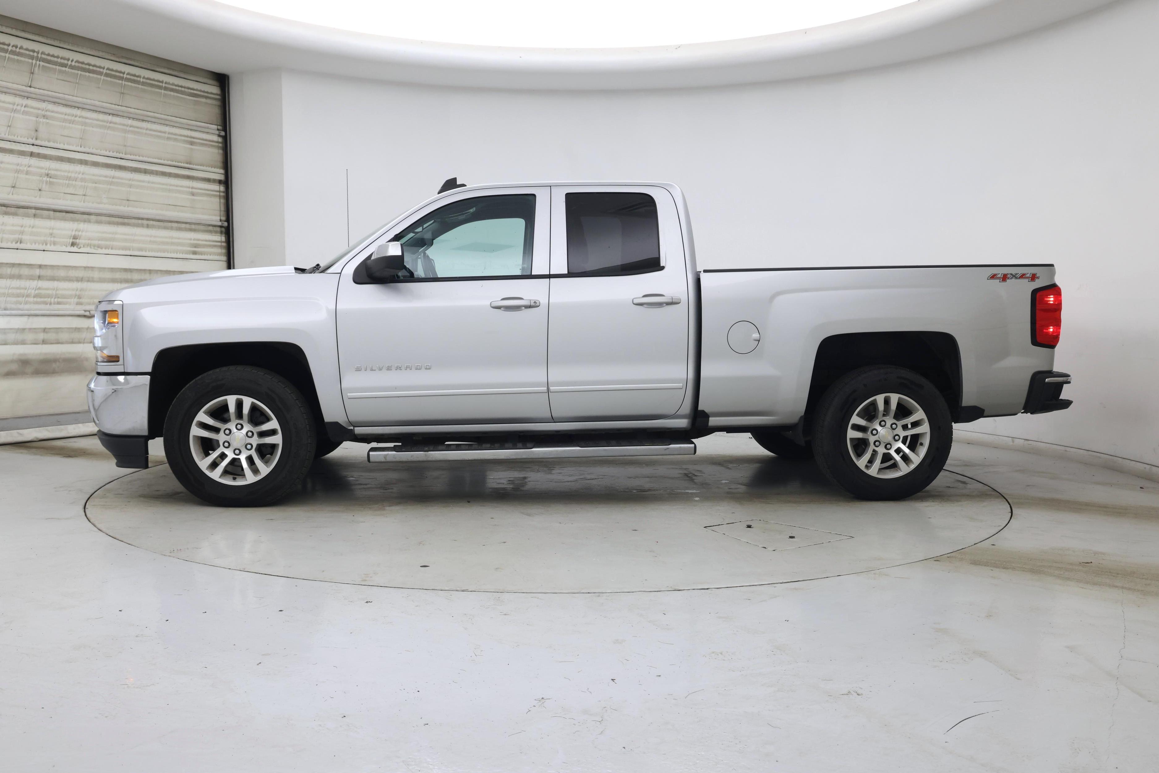 Thumbnail: 2017 Chevrolet Silverado 1500 - 3