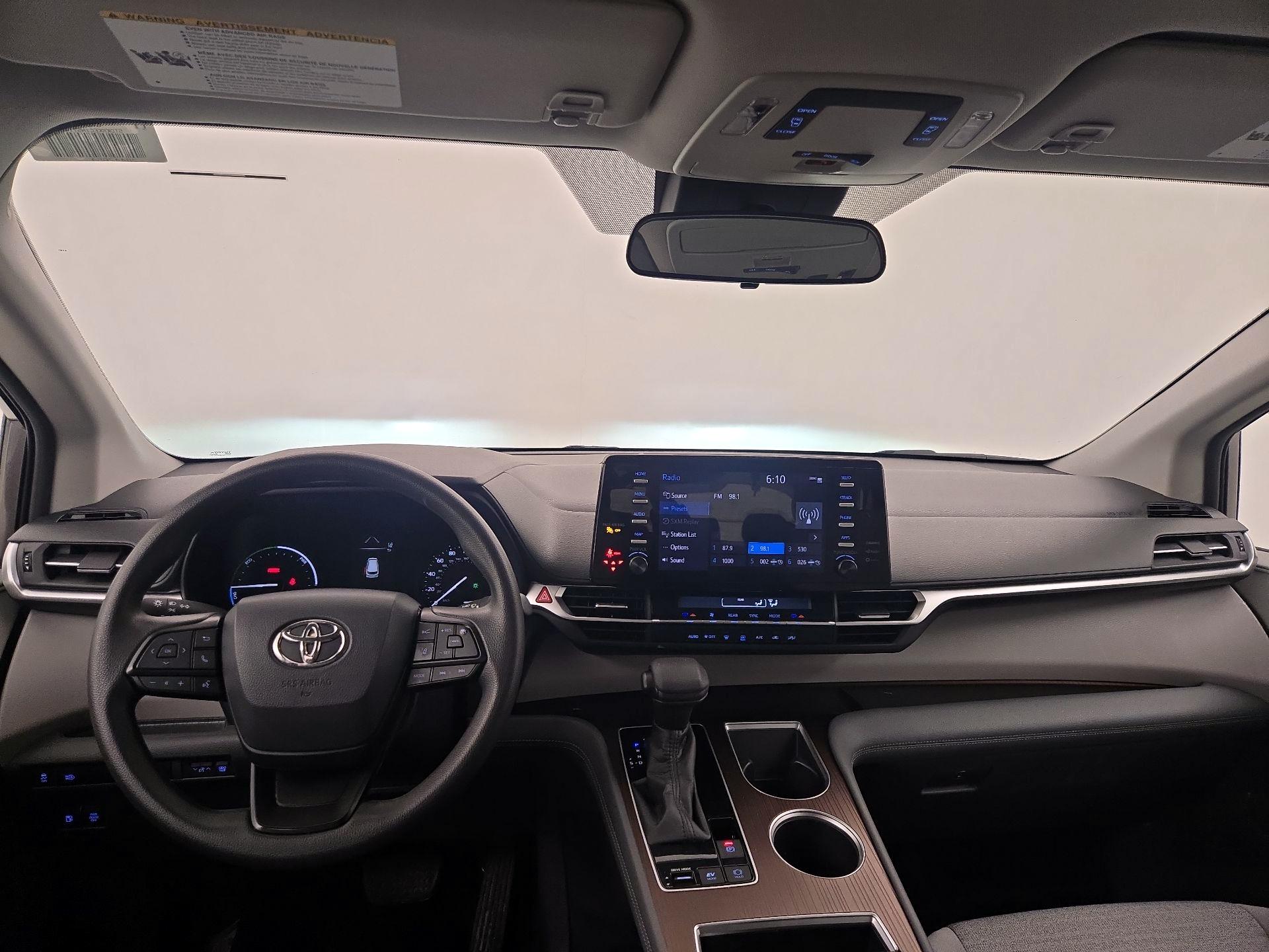 Thumbnail: 2022 Toyota Sienna - 9