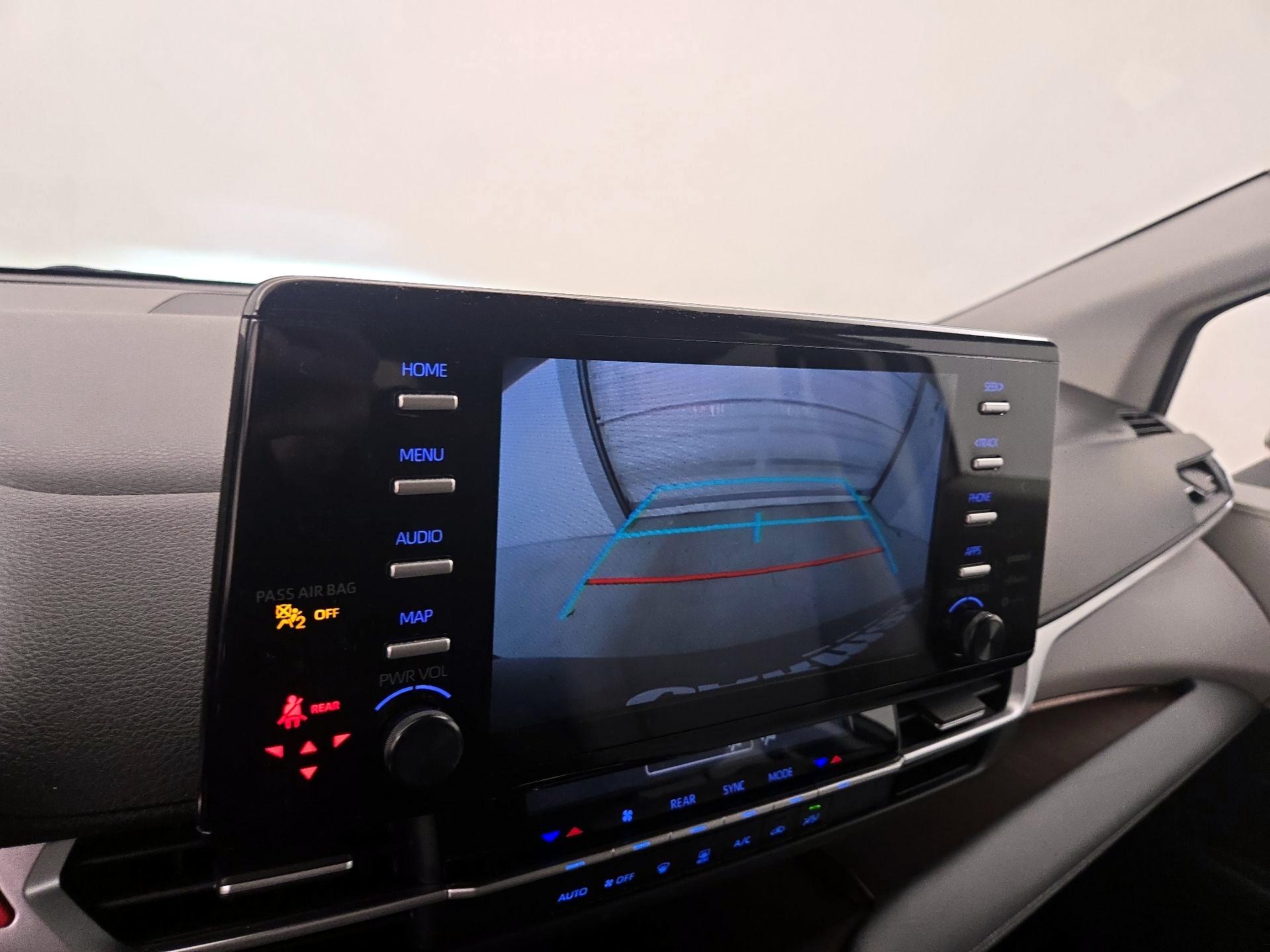 Thumbnail: 2022 Toyota Sienna - 14