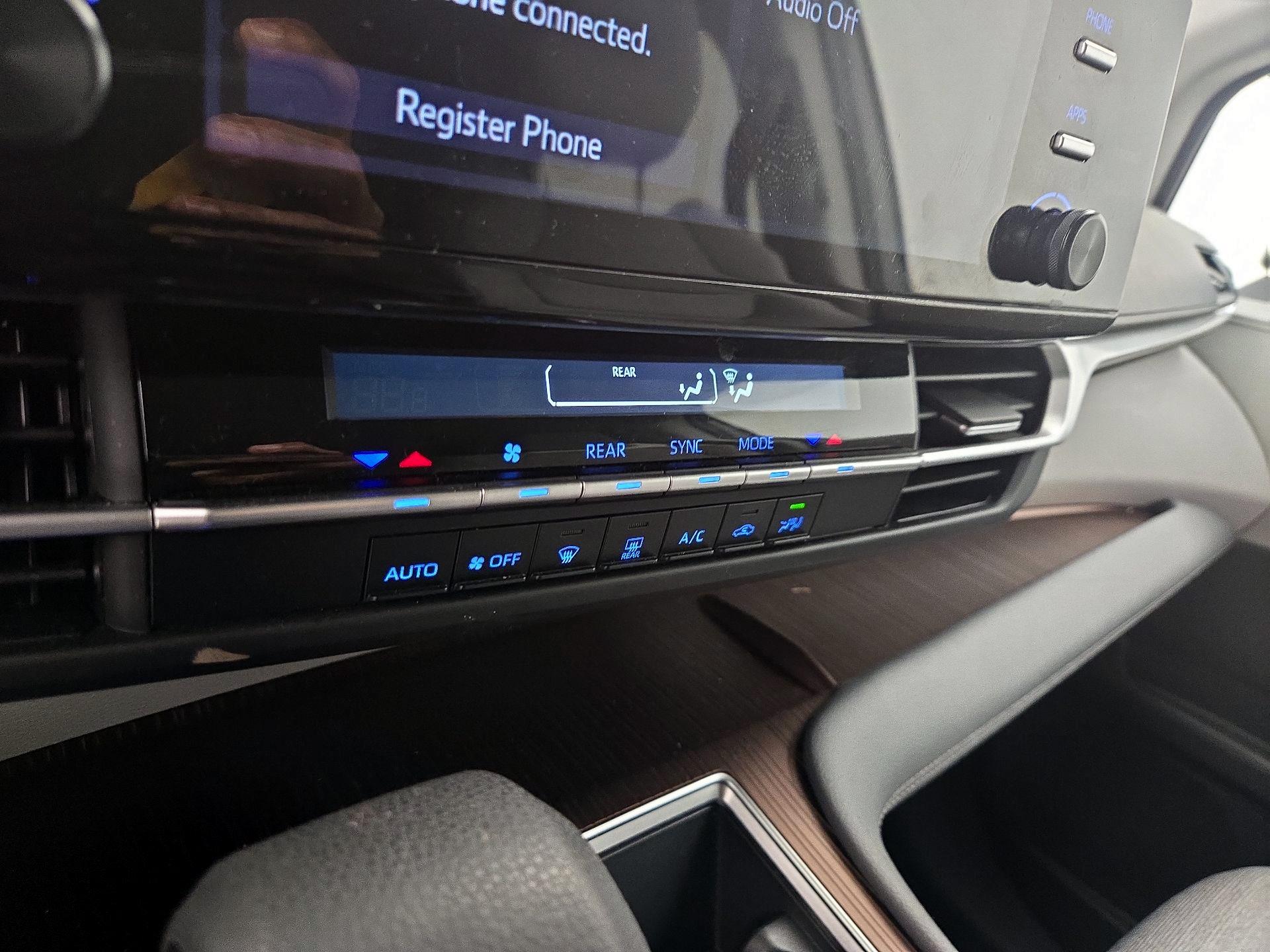 Thumbnail: 2022 Toyota Sienna - 16