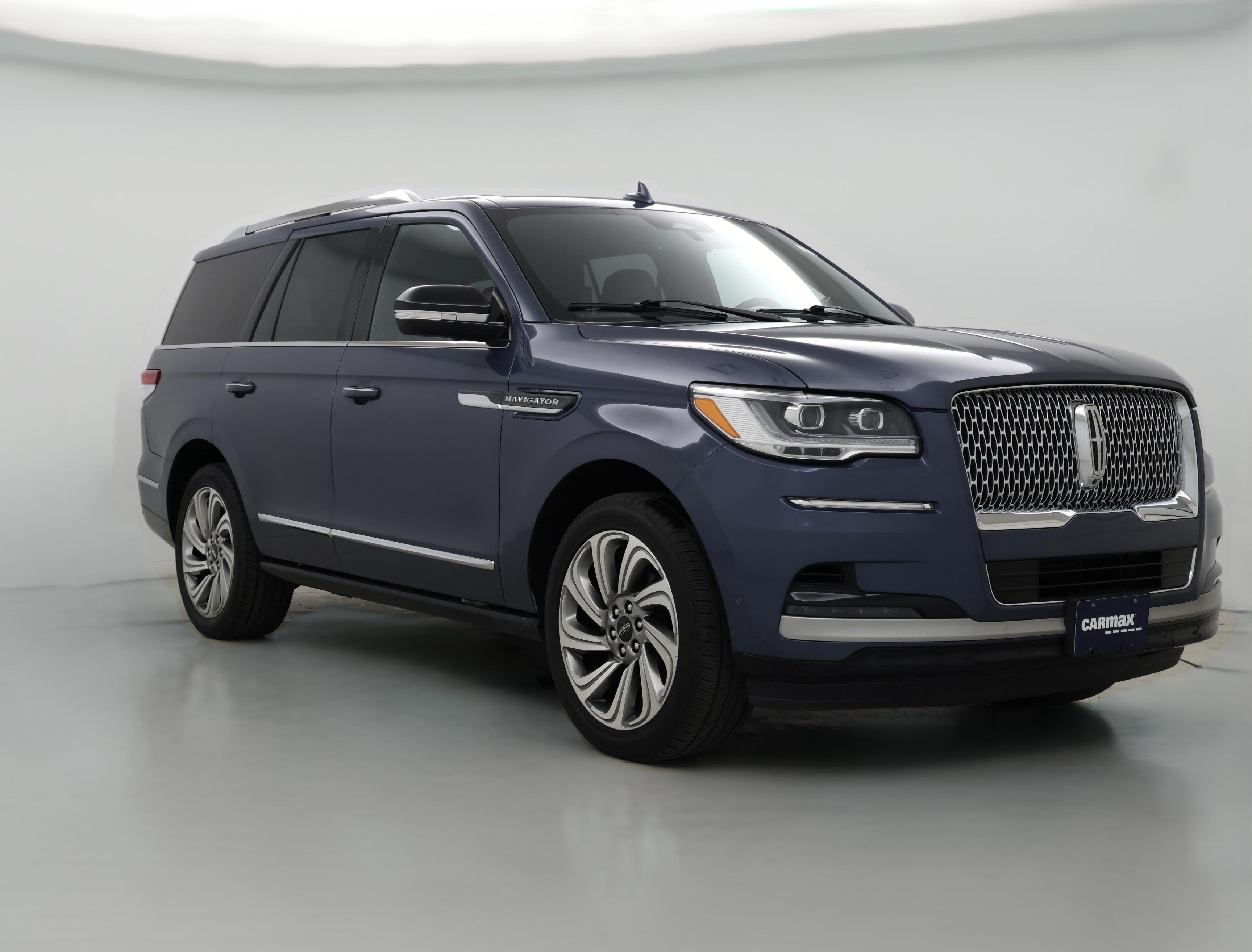 Thumbnail: 2023 Lincoln Navigator - 1