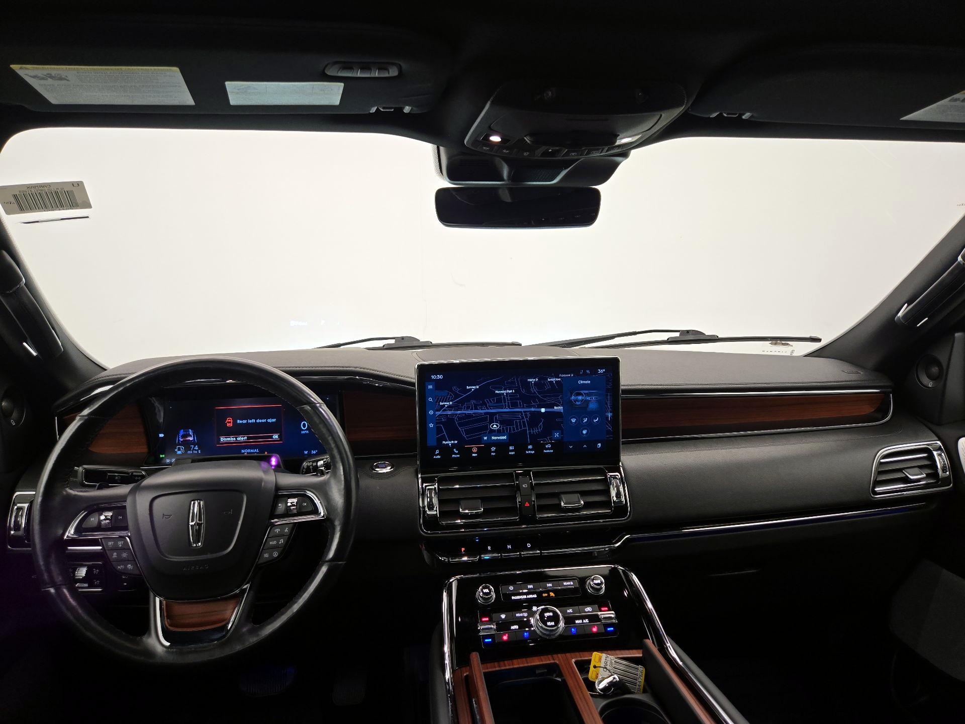 Thumbnail: 2023 Lincoln Navigator - 9