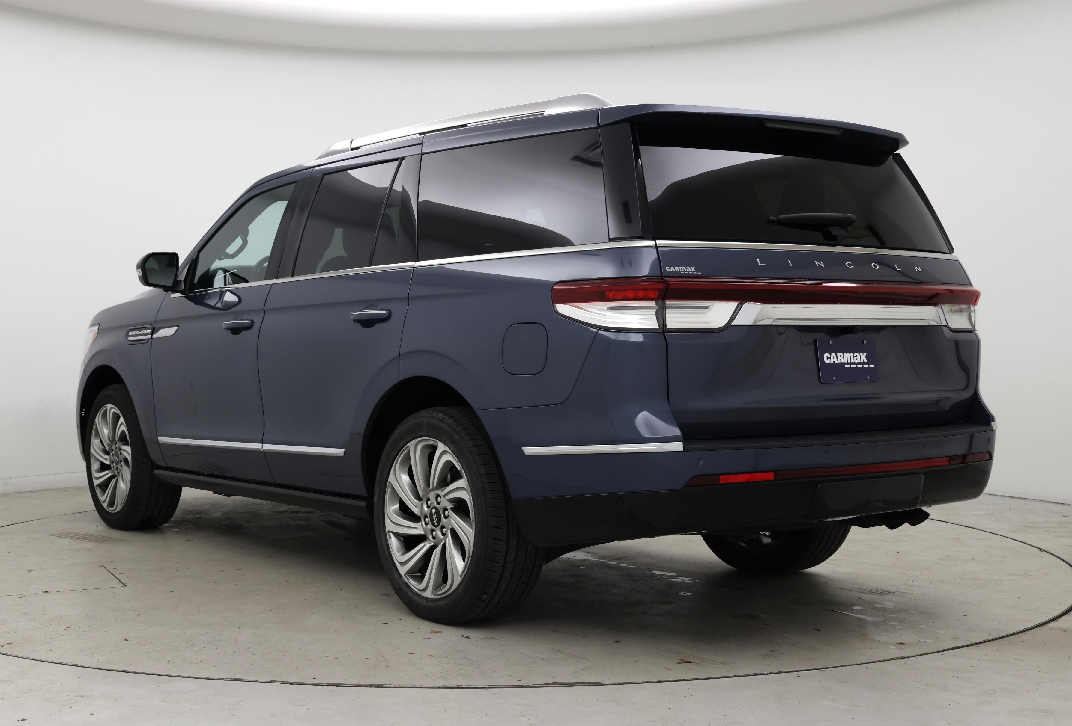 Thumbnail: 2023 Lincoln Navigator - 2