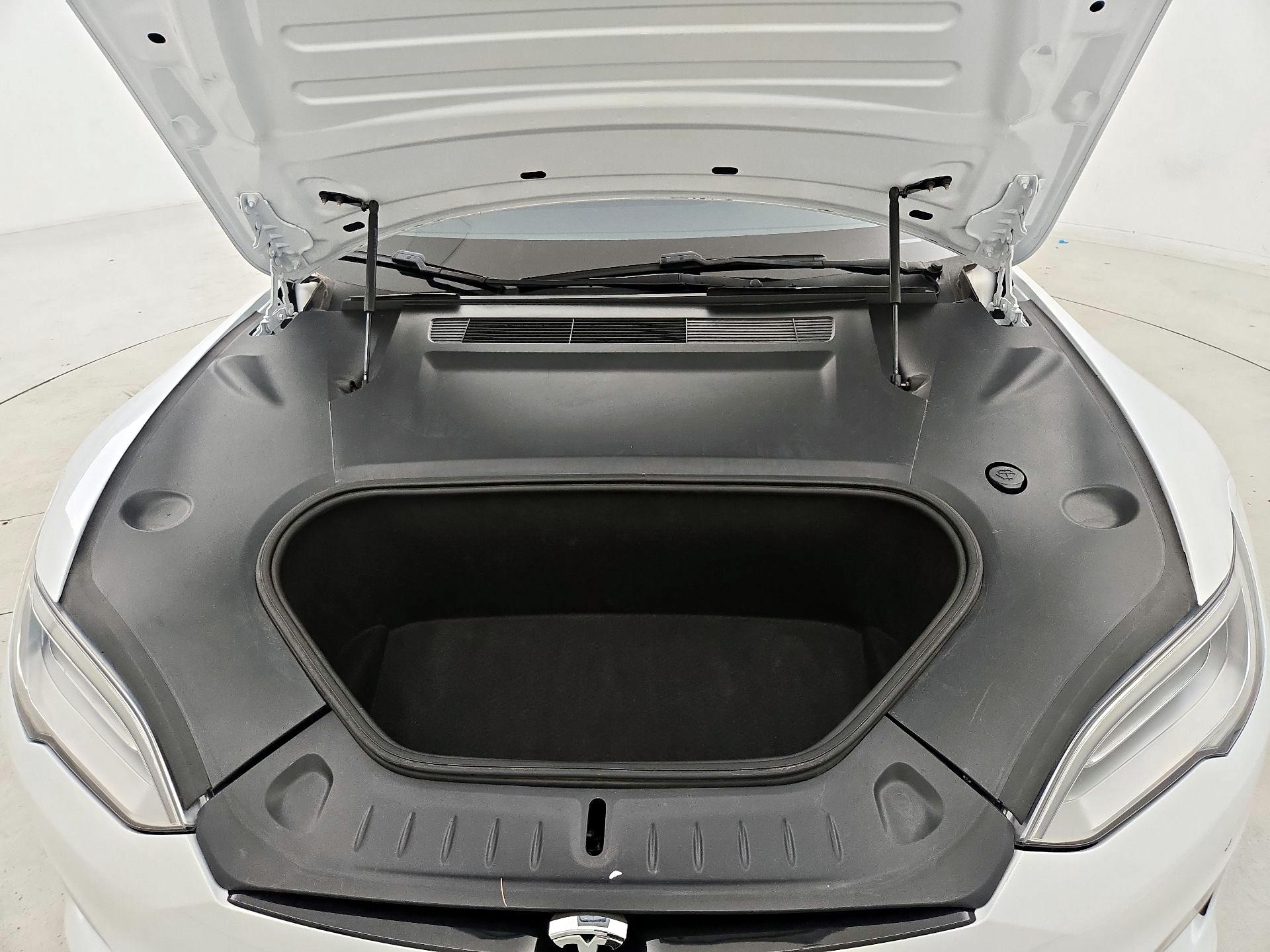 Thumbnail: 2021 Tesla Model S - 19