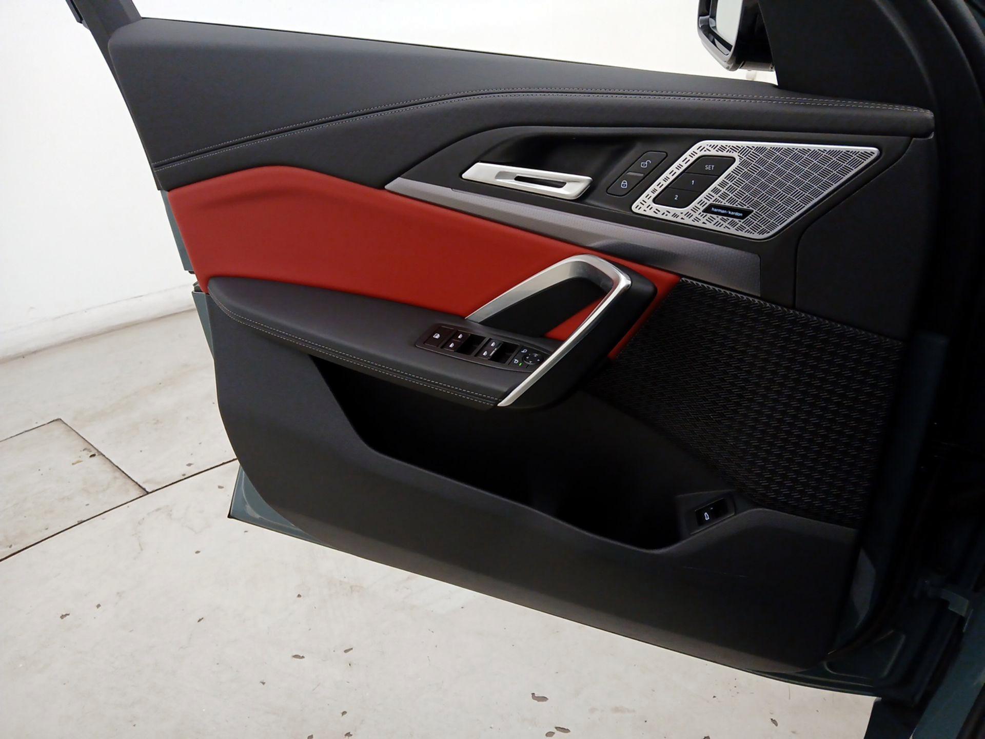 Thumbnail: 2025 BMW X2 - 12