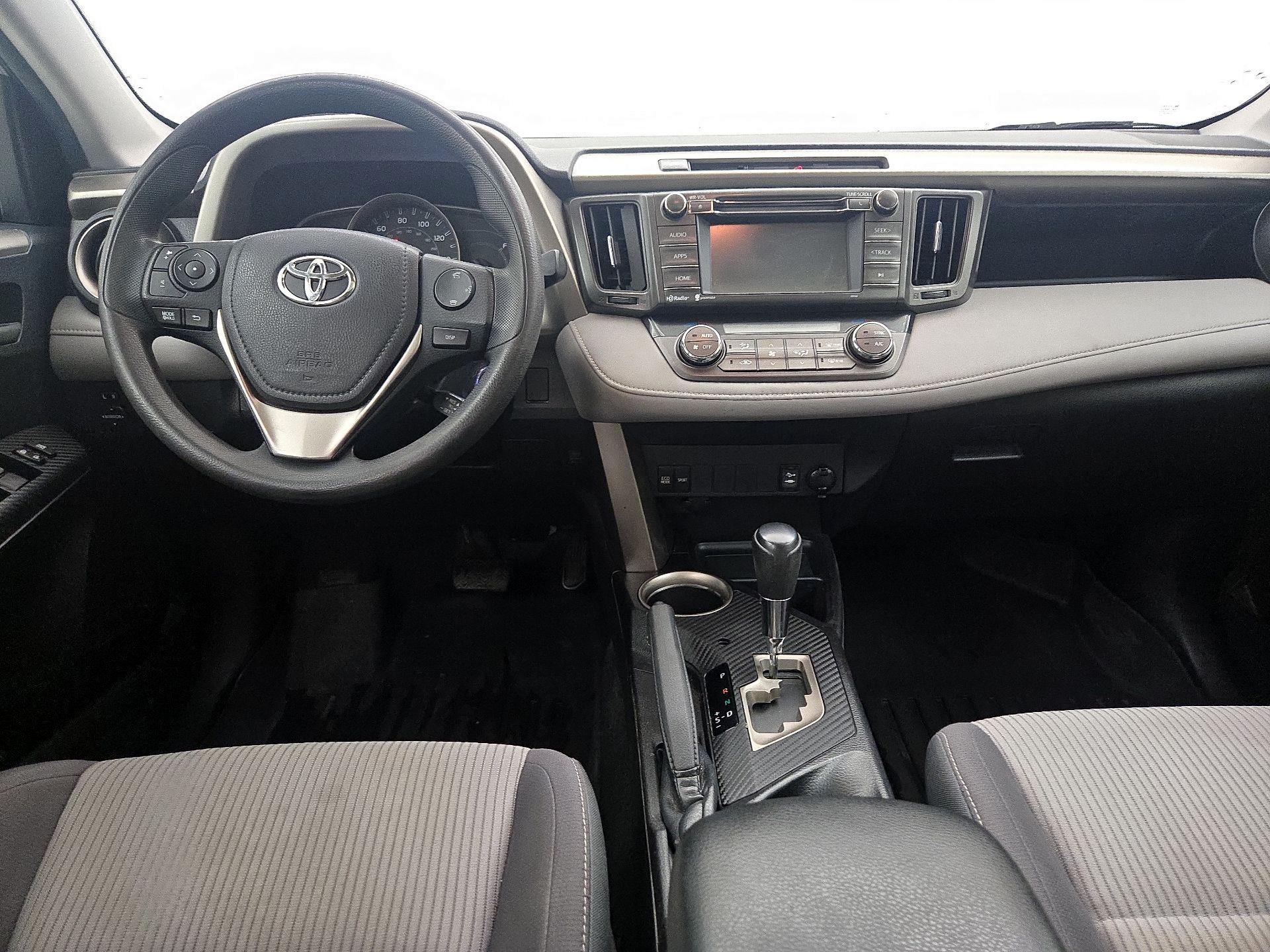 Thumbnail: 2015 Toyota RAV4 - 9