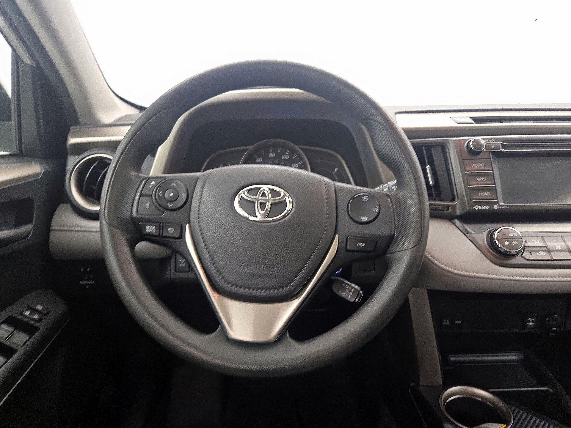Thumbnail: 2015 Toyota RAV4 - 10