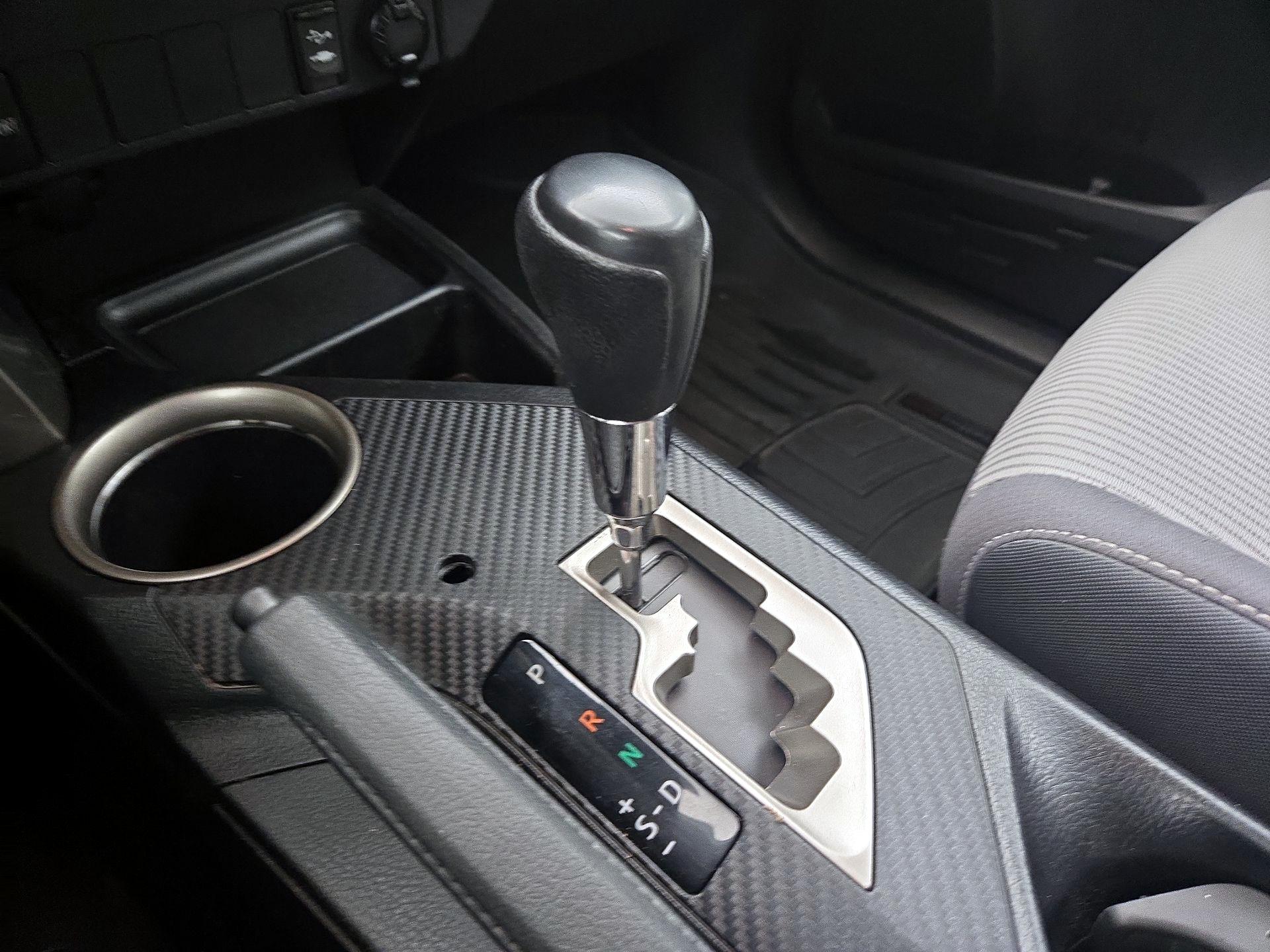 Thumbnail: 2015 Toyota RAV4 - 17