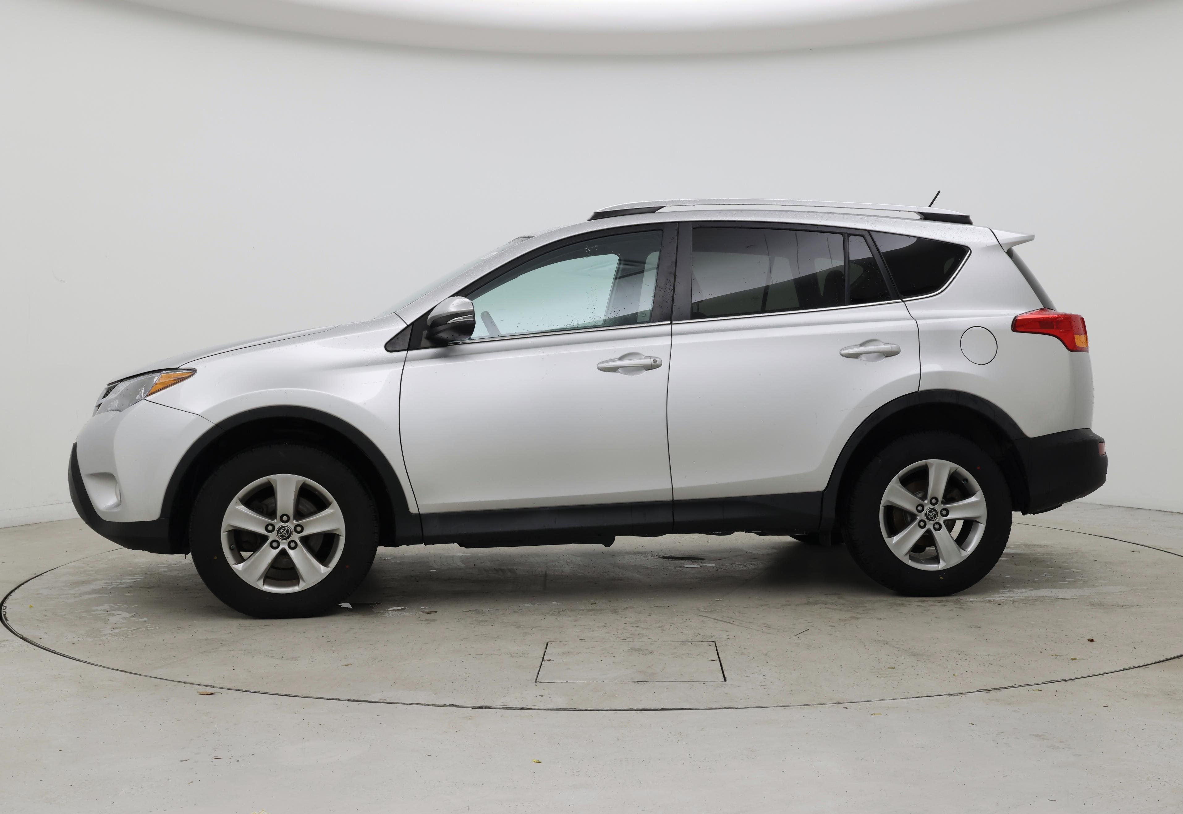 Thumbnail: 2015 Toyota RAV4 - 3