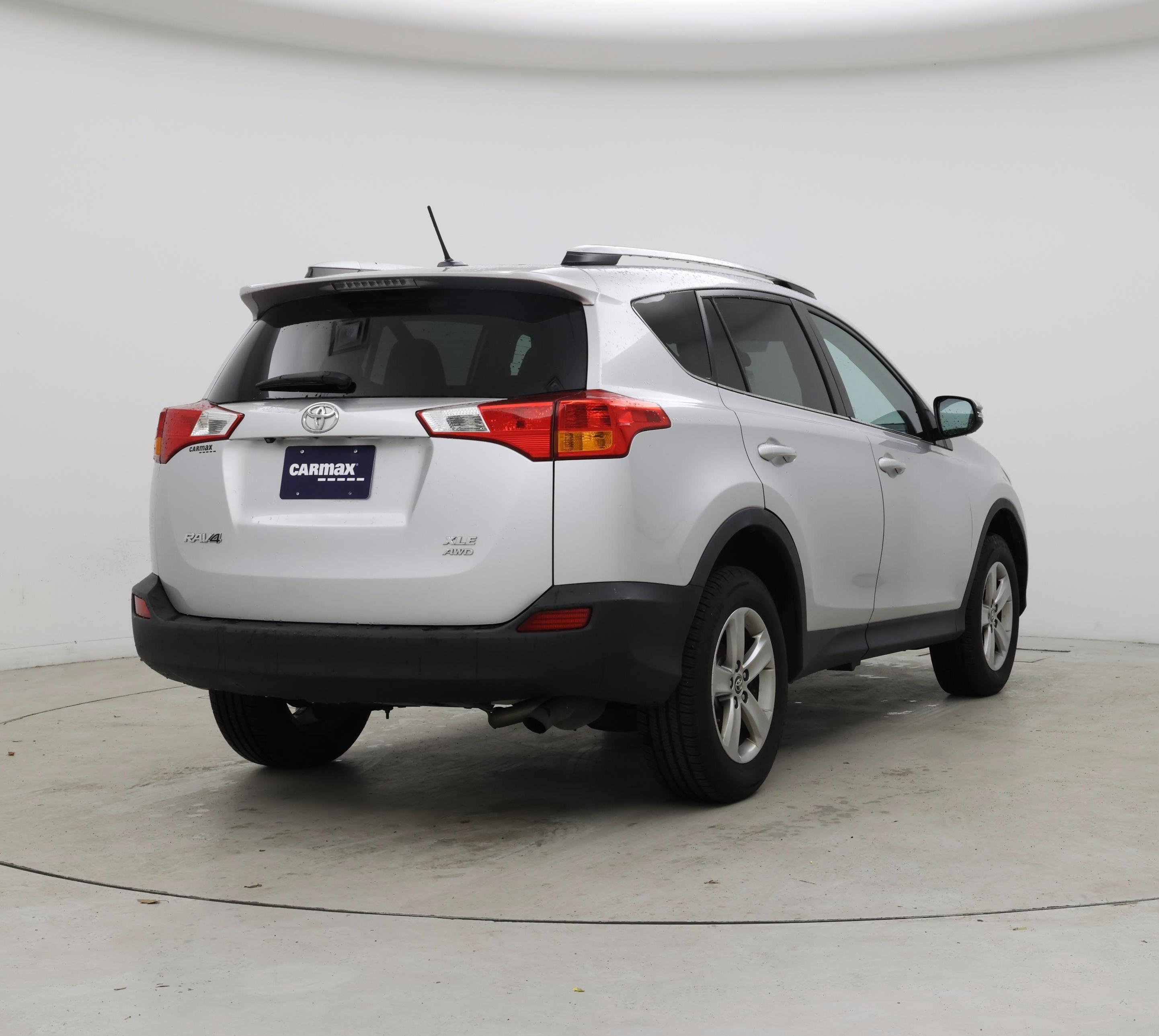Thumbnail: 2015 Toyota RAV4 - 8