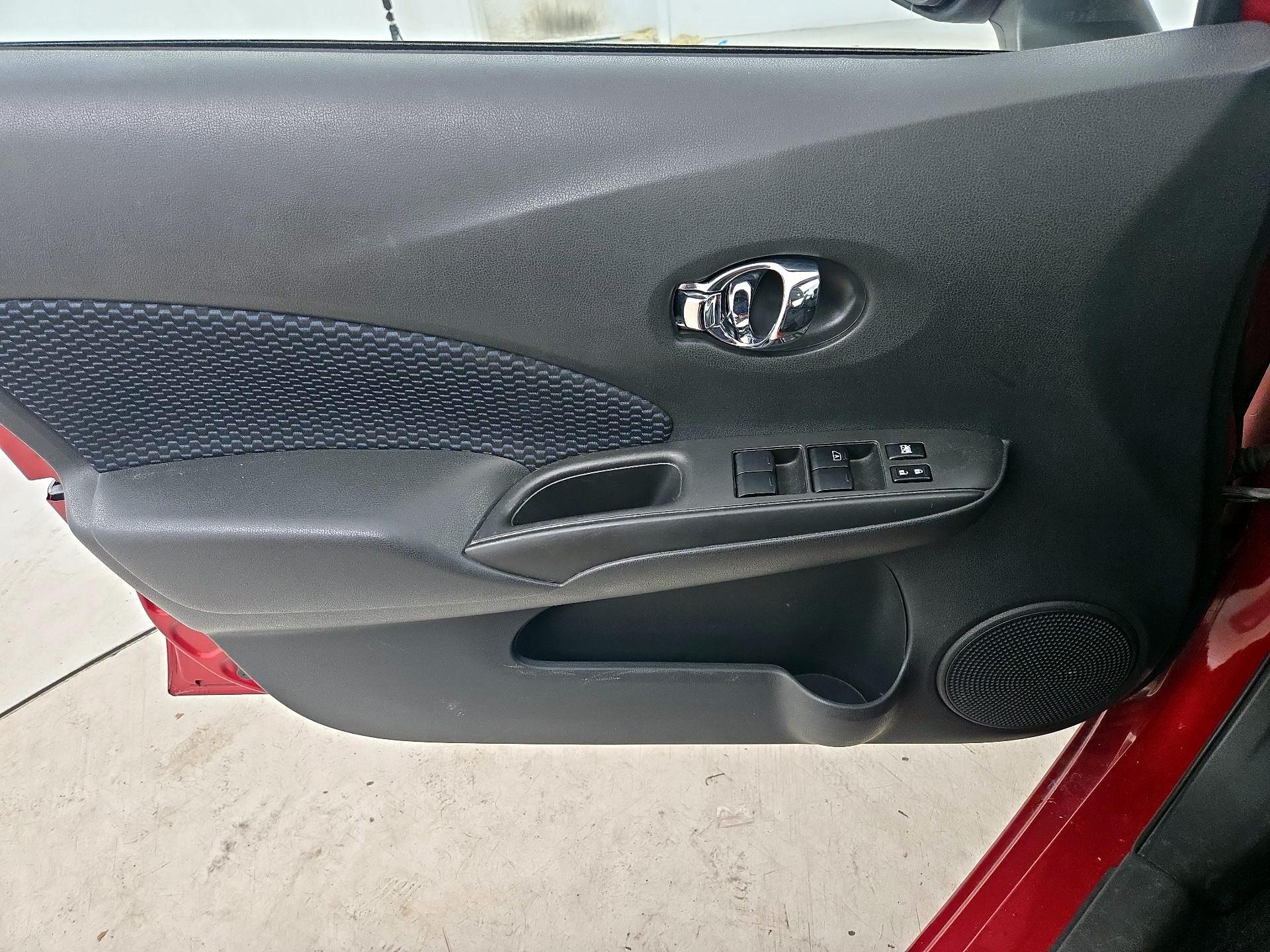 Thumbnail: 2015 Nissan Versa Note - 12