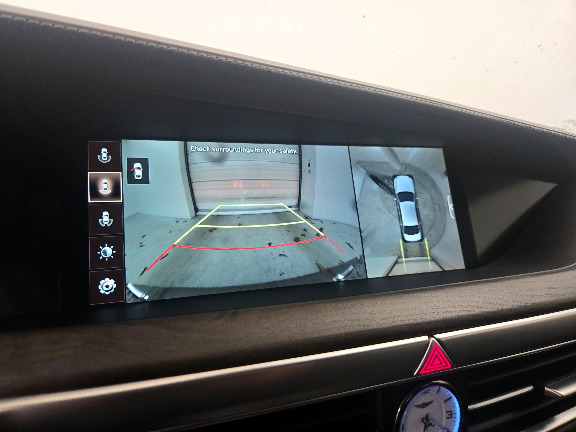 Thumbnail: 2020 Genesis G90 - 14