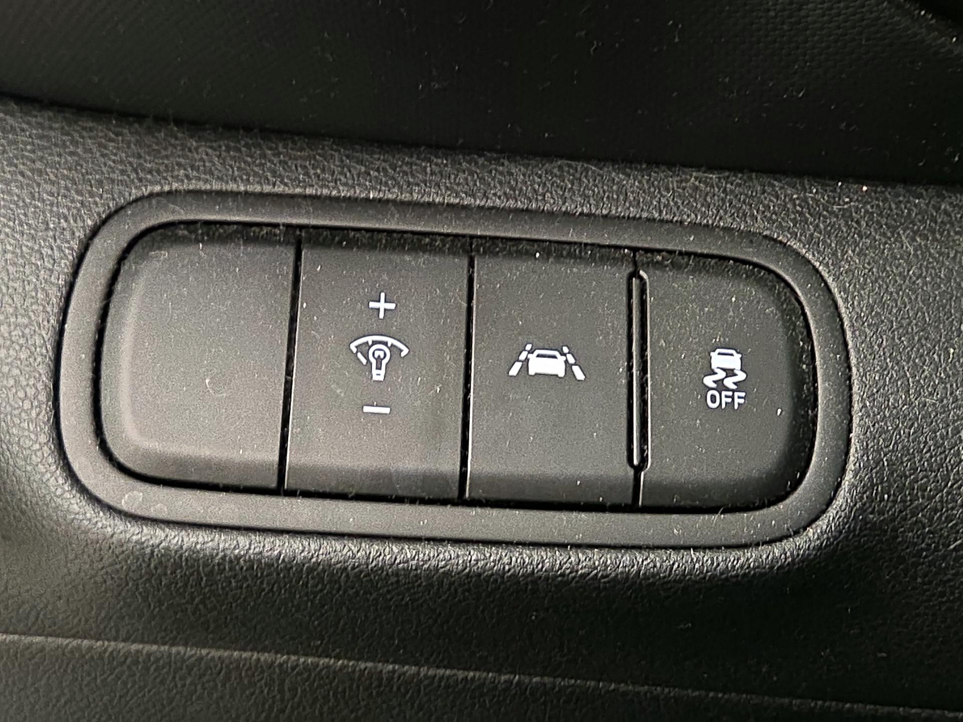 Thumbnail: 2021 Hyundai Venue - 13