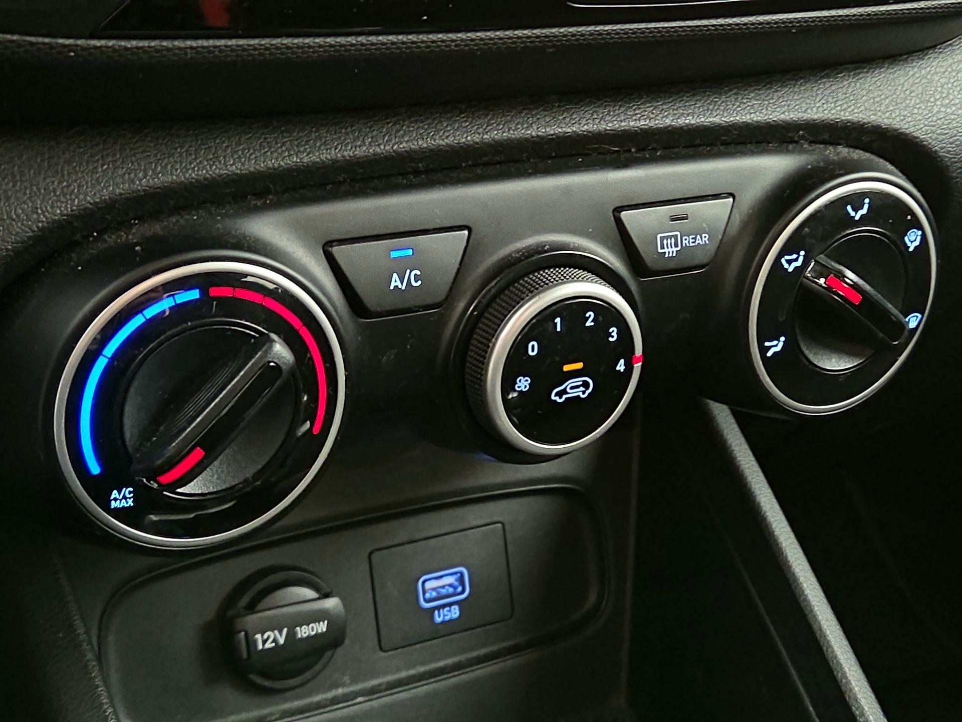 Thumbnail: 2021 Hyundai Venue - 16