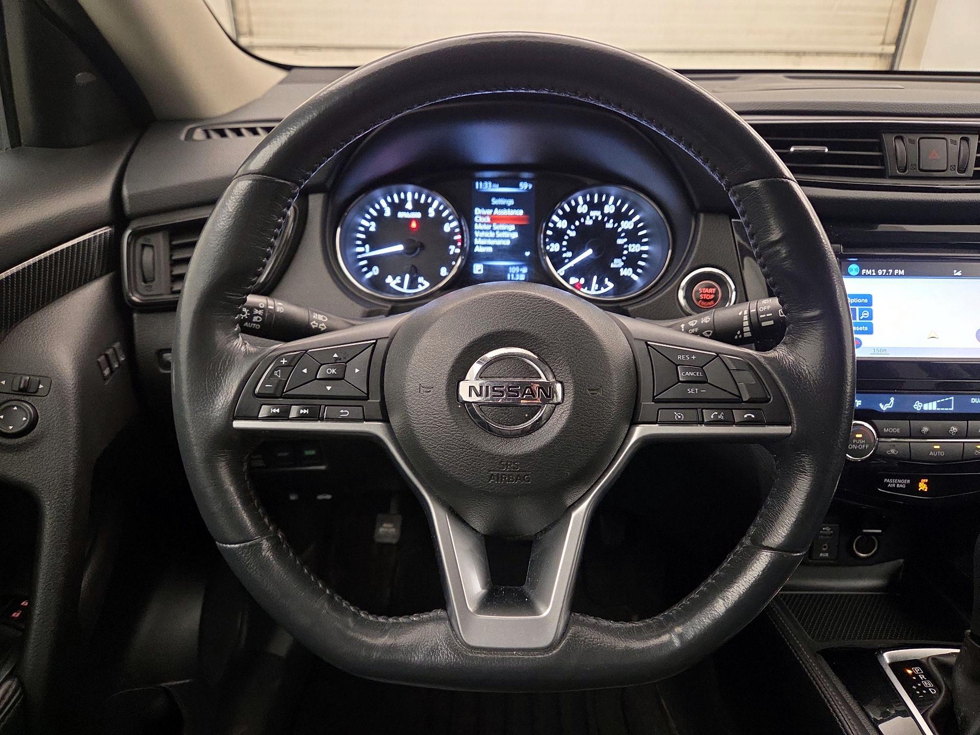 Thumbnail: 2017 Nissan Rogue - 10