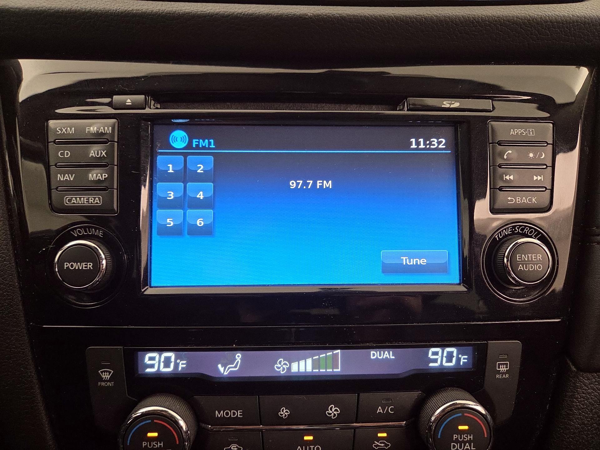 Thumbnail: 2017 Nissan Rogue - 16