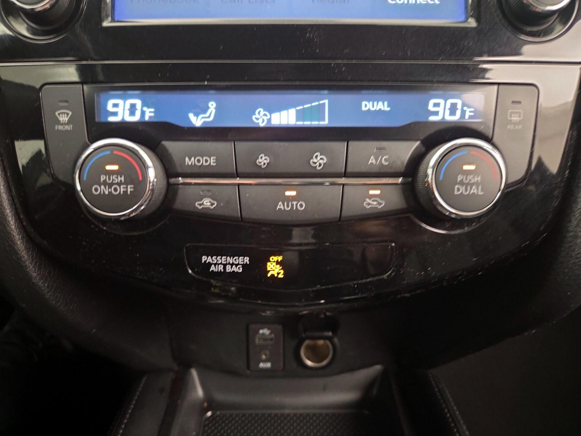 Thumbnail: 2017 Nissan Rogue - 17