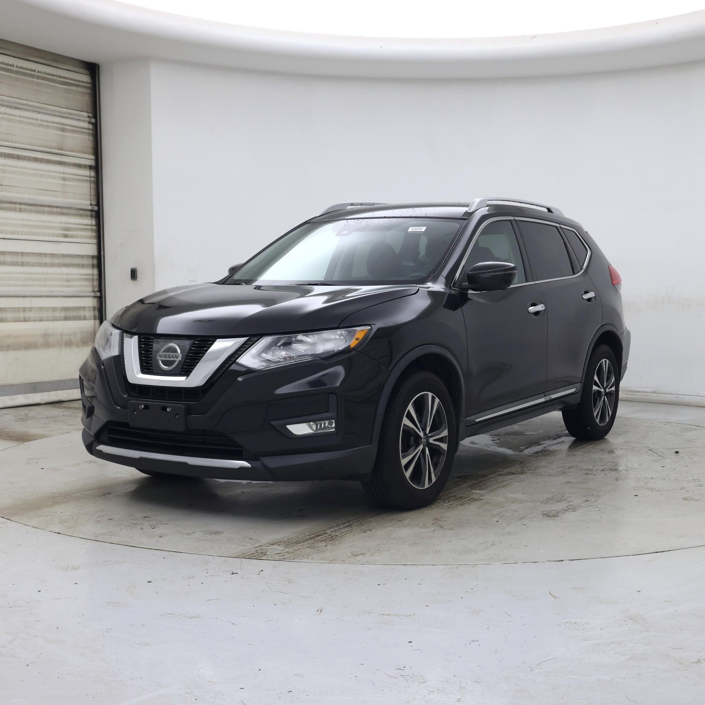 Thumbnail: 2017 Nissan Rogue - 4