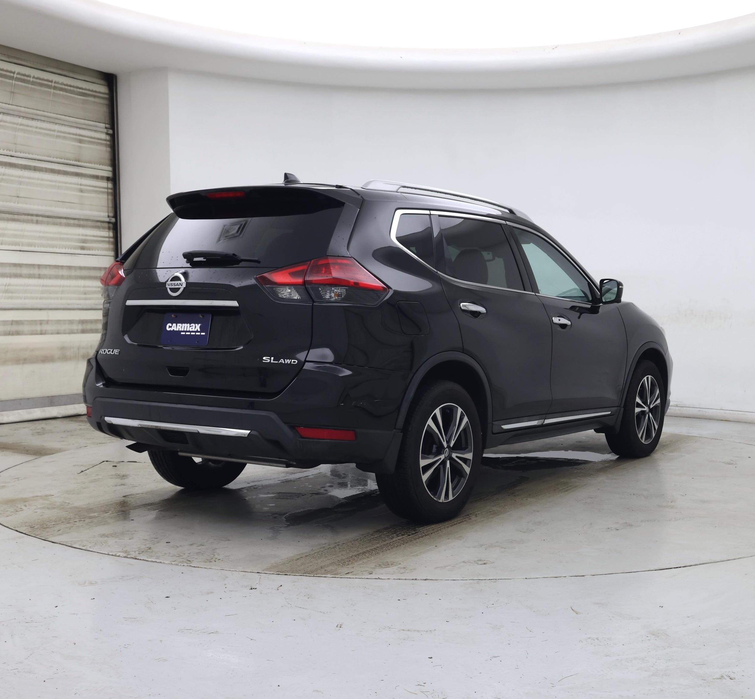 Thumbnail: 2017 Nissan Rogue - 8