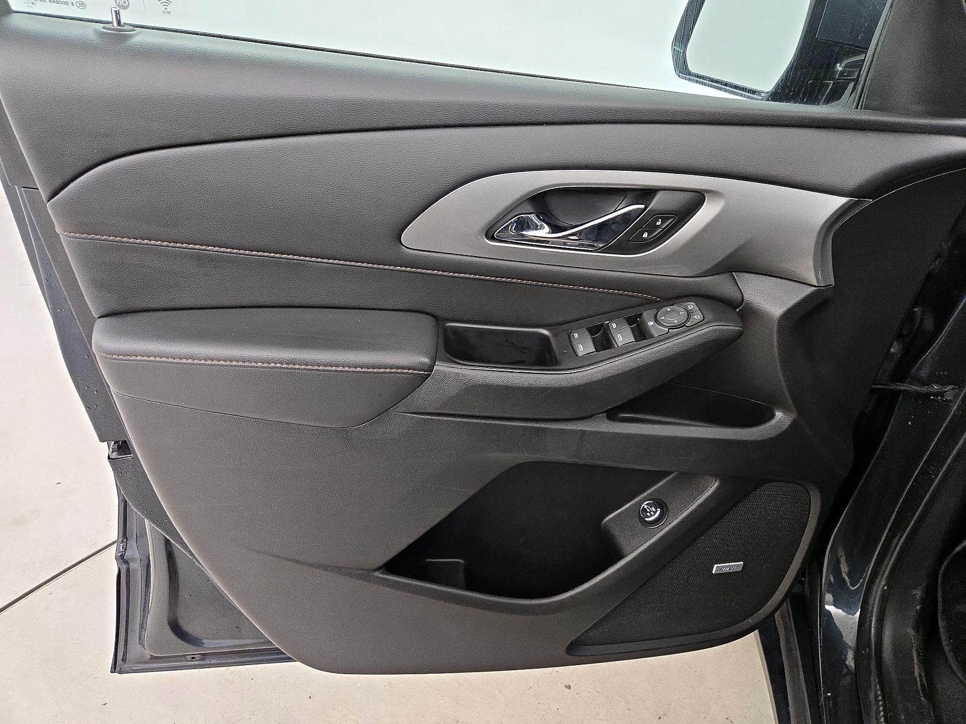 Thumbnail: 2019 Chevrolet Traverse - 12