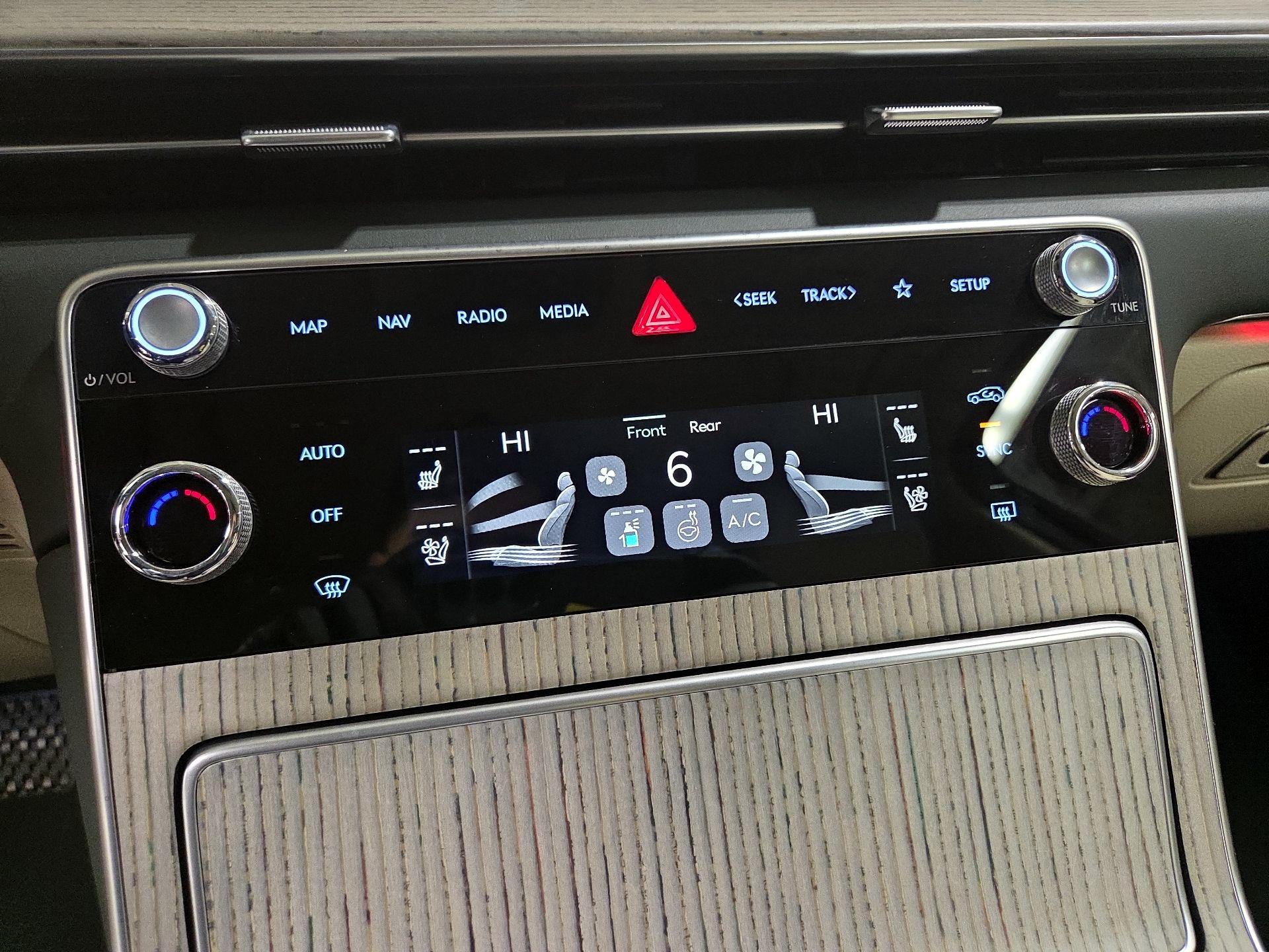 Thumbnail: 2025 Genesis GV80 - 17