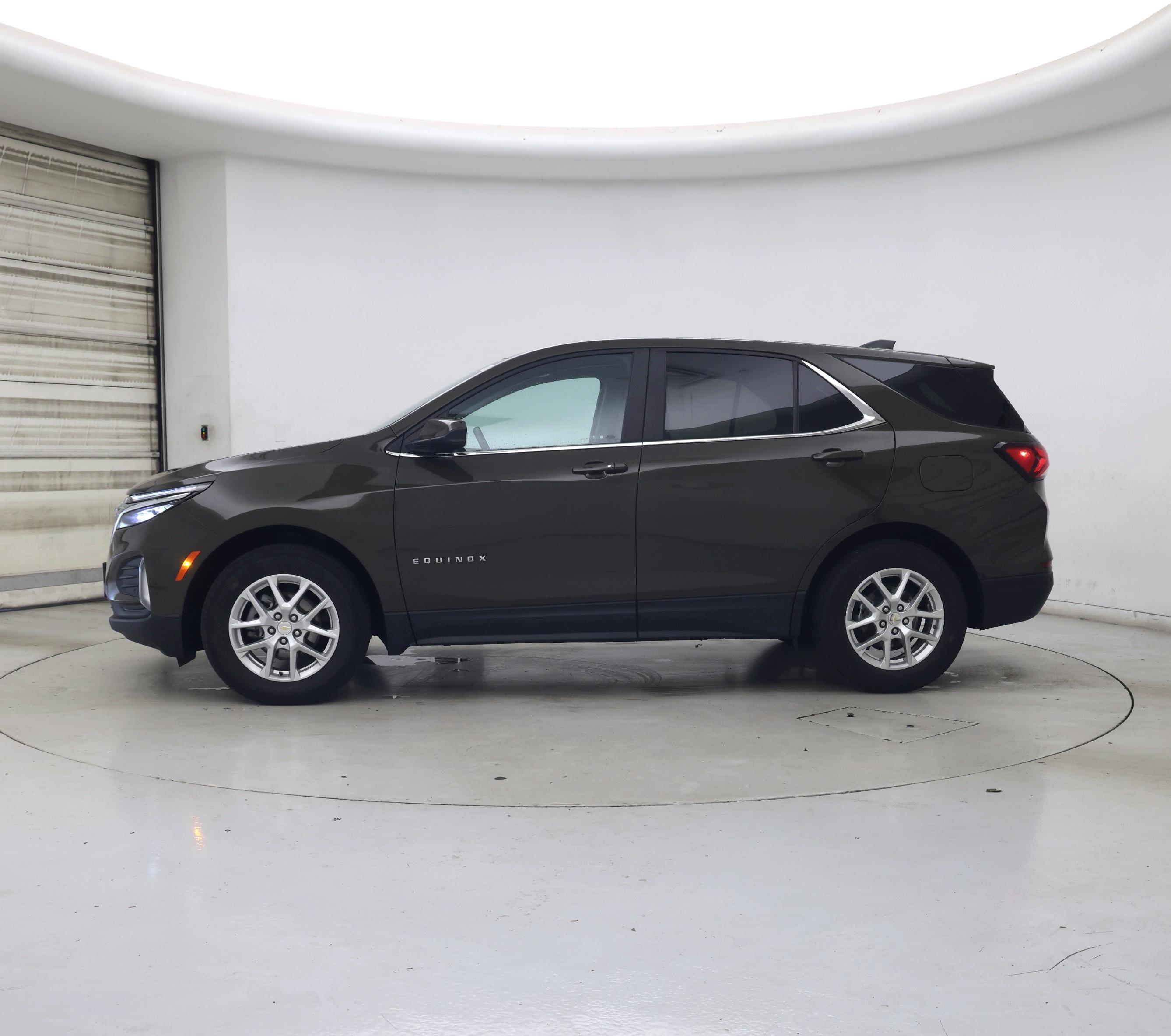 Thumbnail: 2023 Chevrolet Equinox - 3