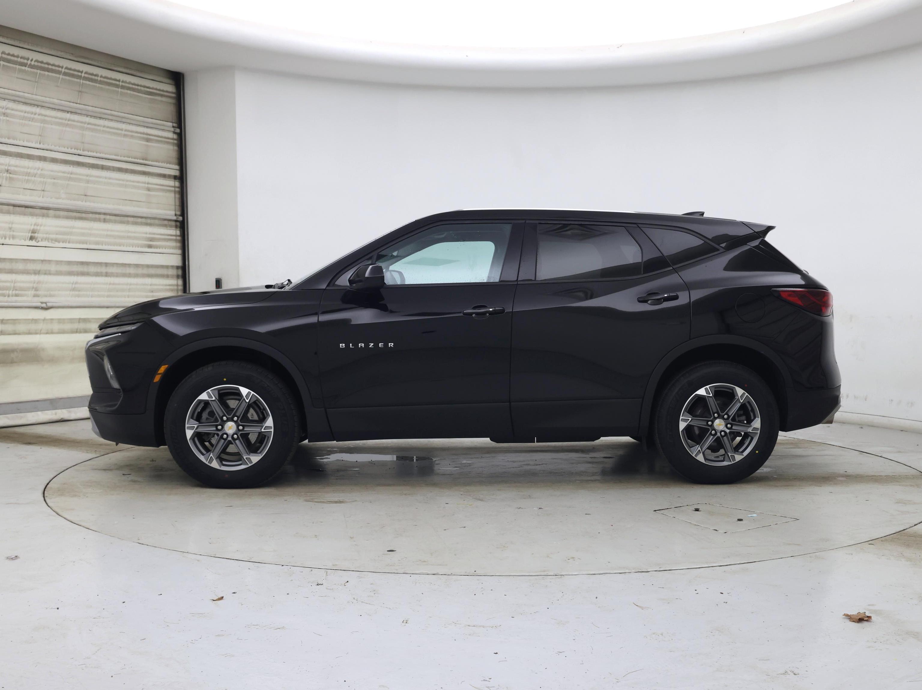 Thumbnail: 2023 Chevrolet Blazer - 3