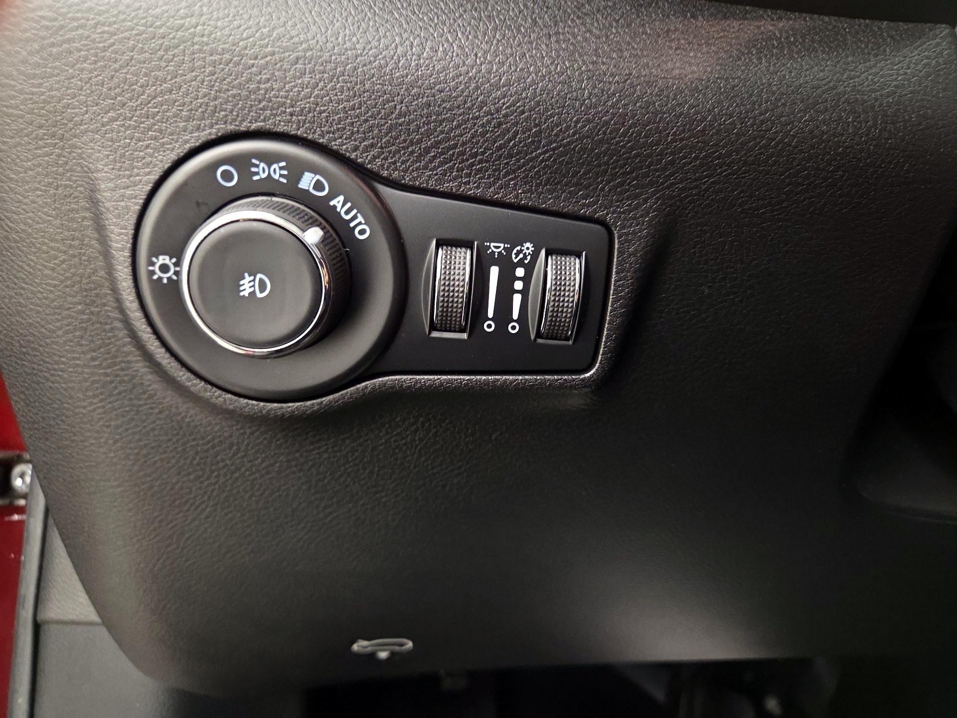 Thumbnail: 2022 Jeep Compass - 13