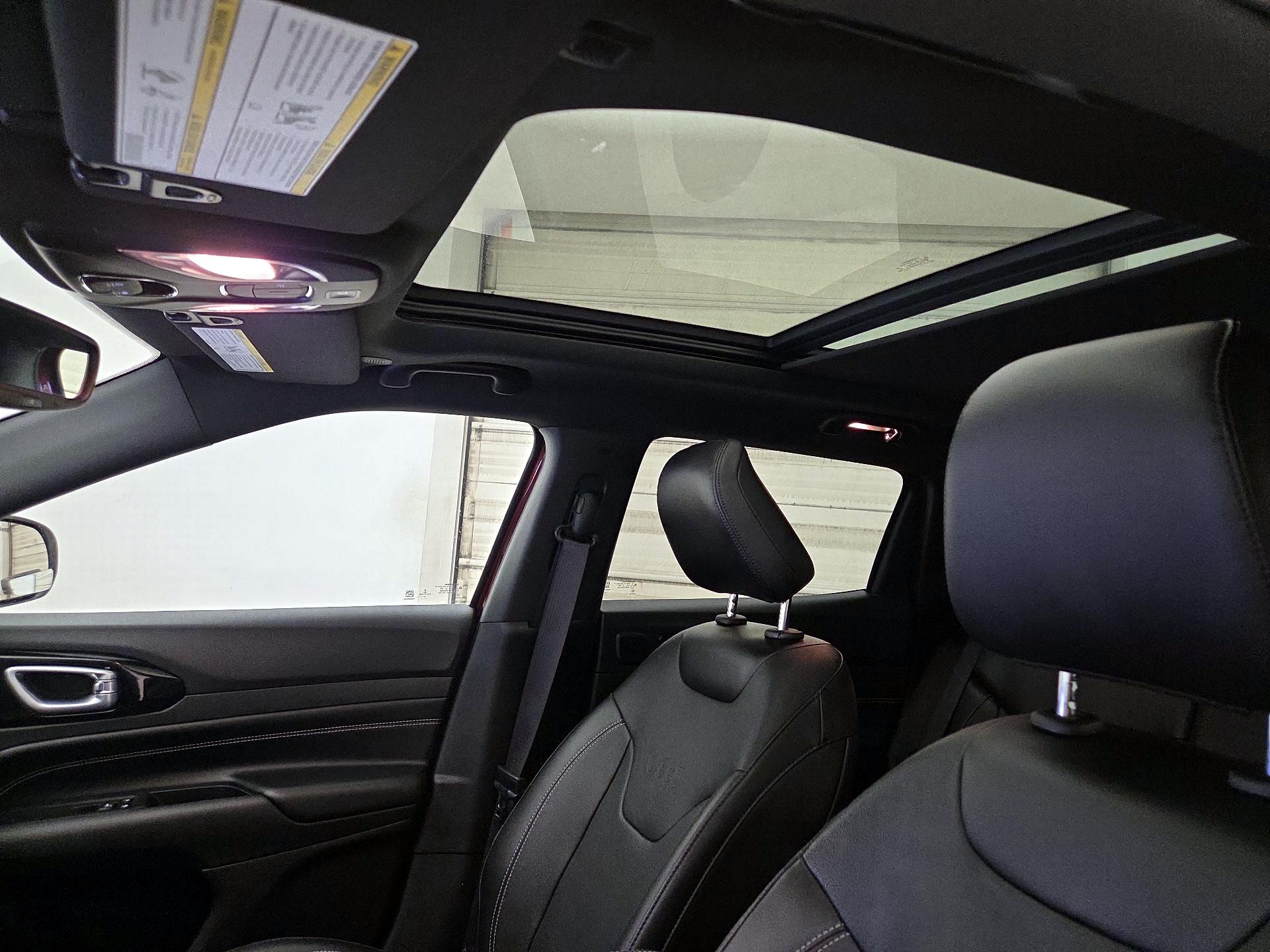 Thumbnail: 2022 Jeep Compass - 20