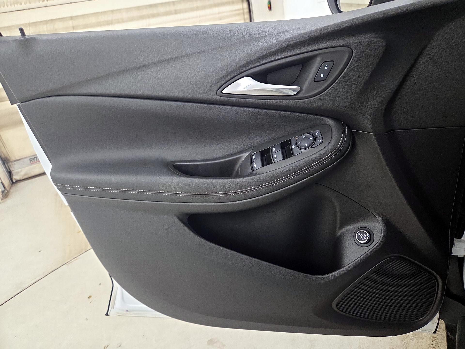 Thumbnail: 2022 Buick Encore GX - 12