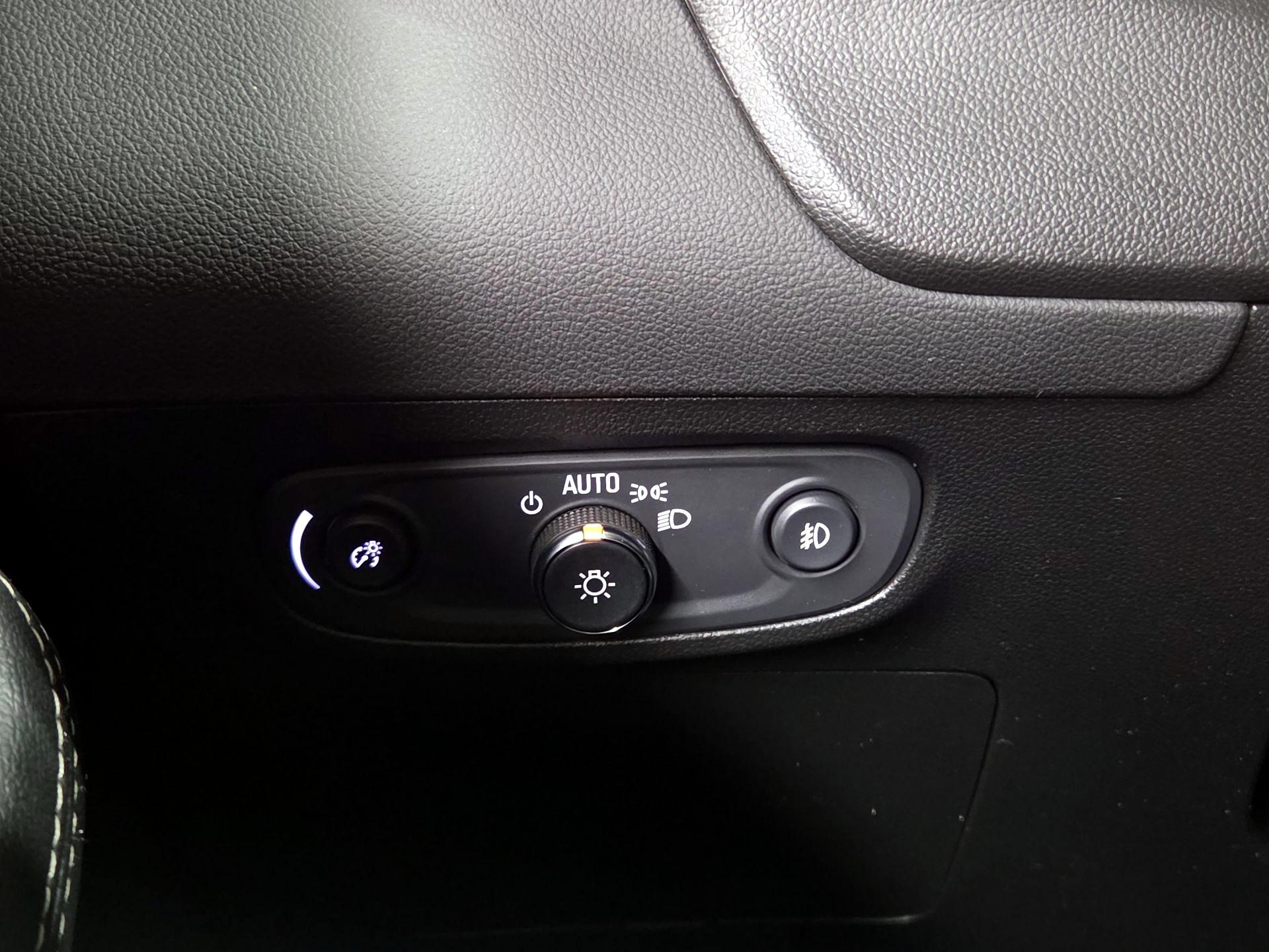 Thumbnail: 2022 Buick Encore GX - 13