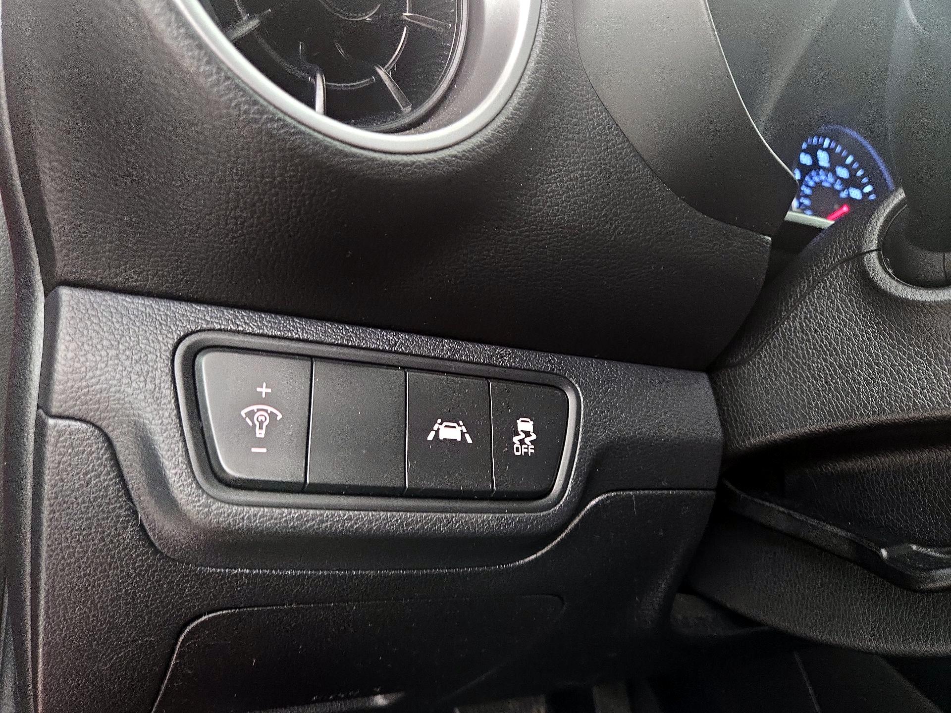 Thumbnail: 2020 Kia Forte - 13