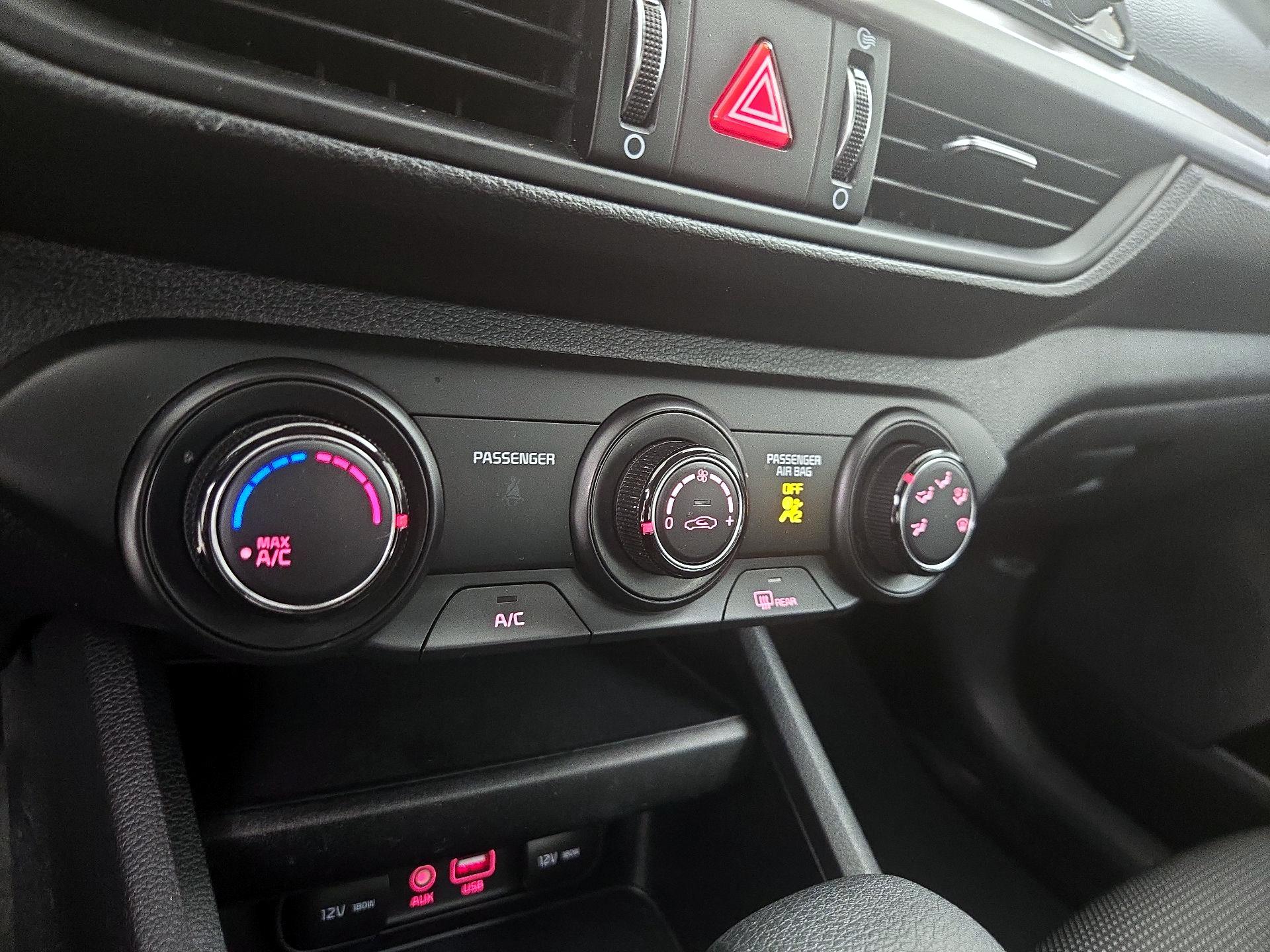 Thumbnail: 2020 Kia Forte - 16