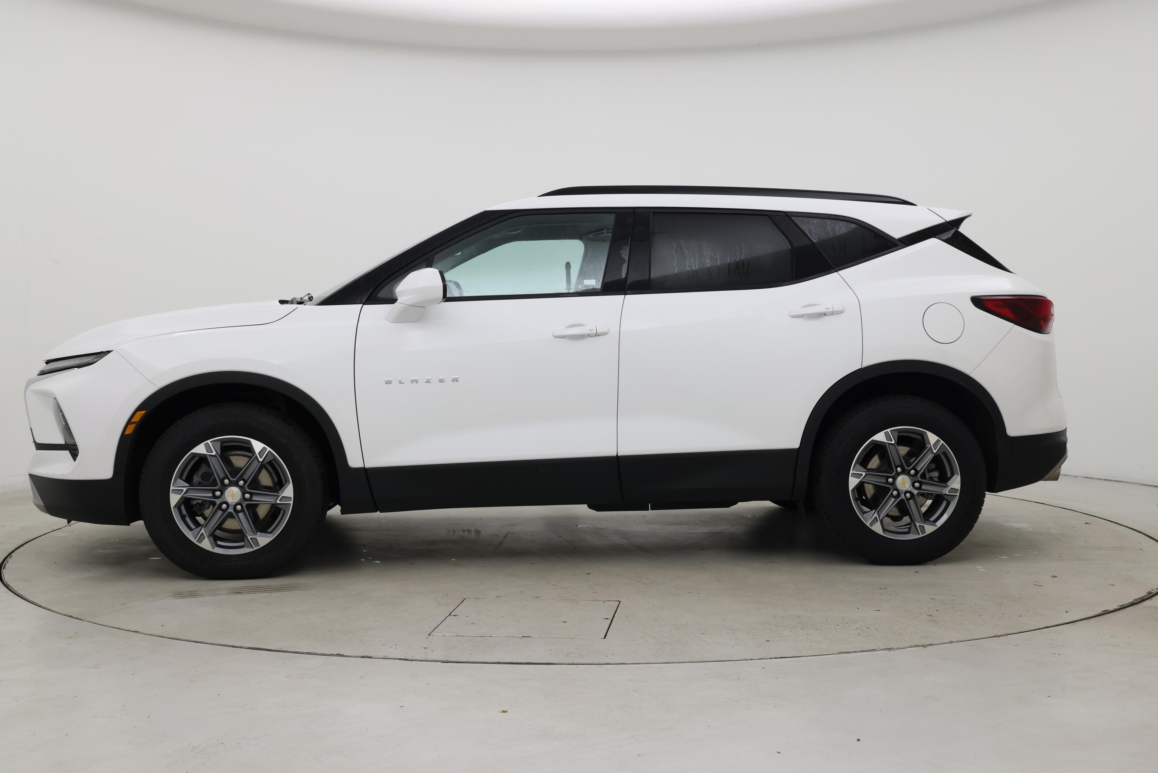 Thumbnail: 2023 Chevrolet Blazer - 3