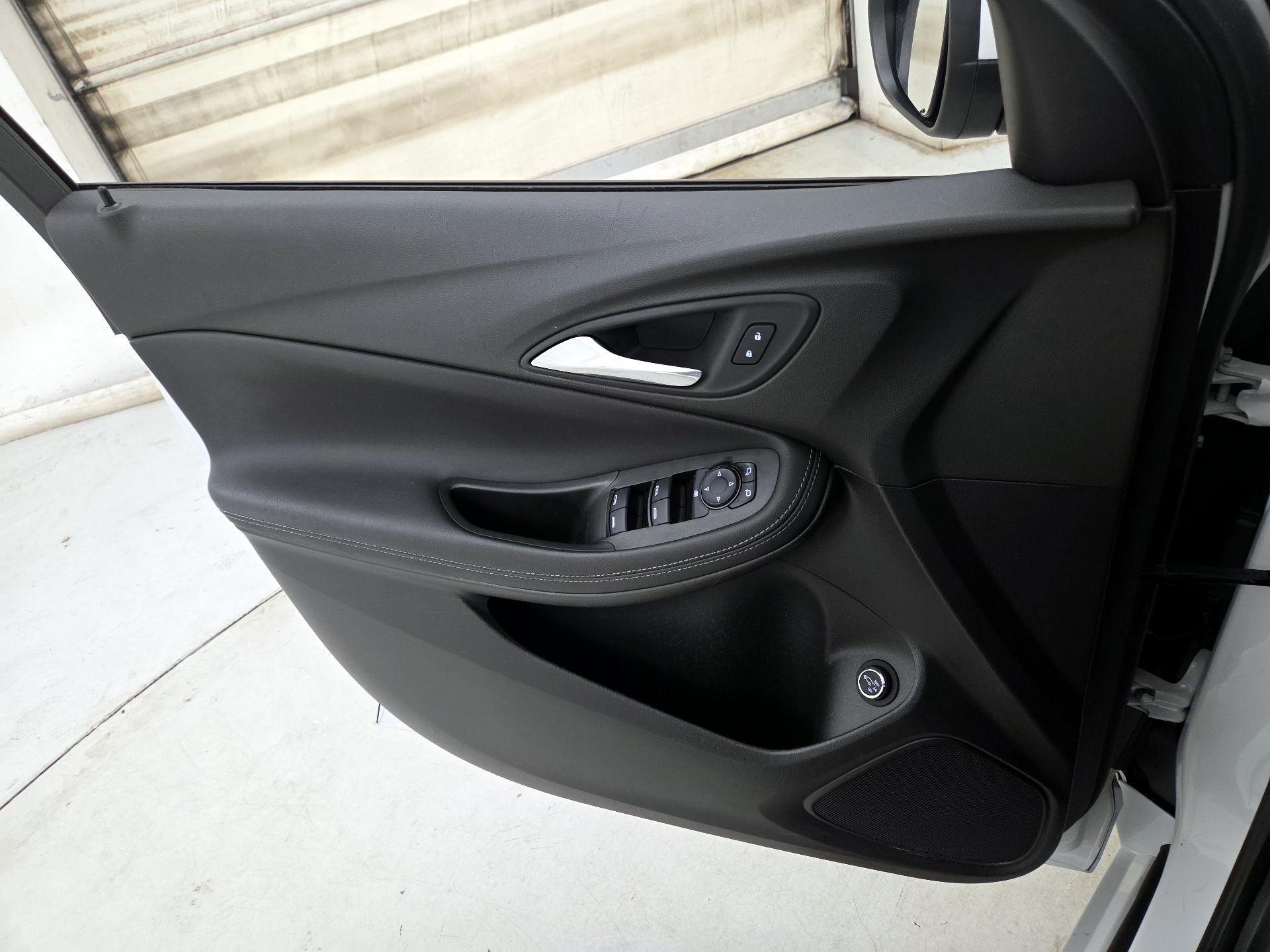 Thumbnail: 2023 Buick Encore GX - 12