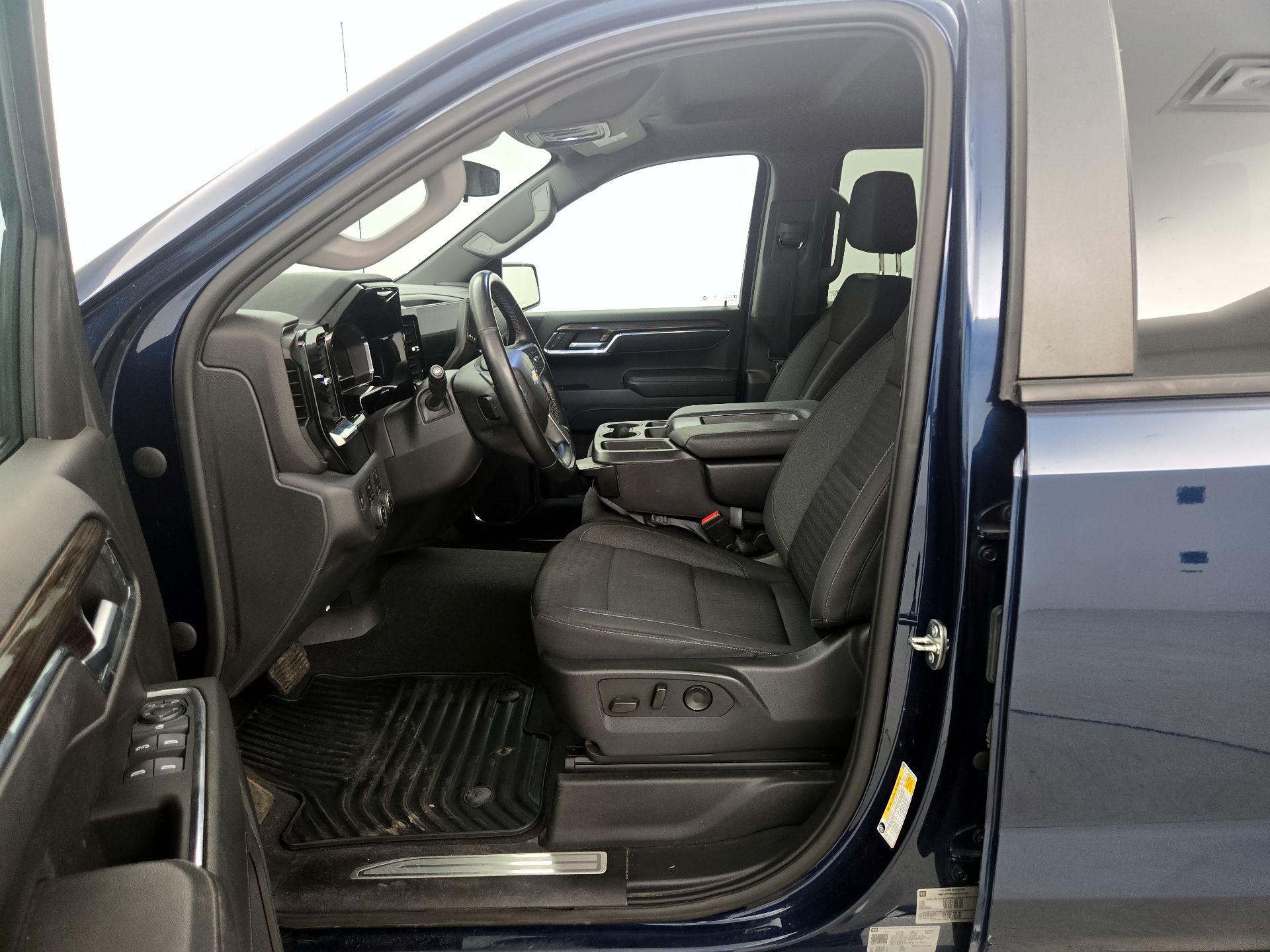 Thumbnail: 2023 Chevrolet Silverado 1500 - 11