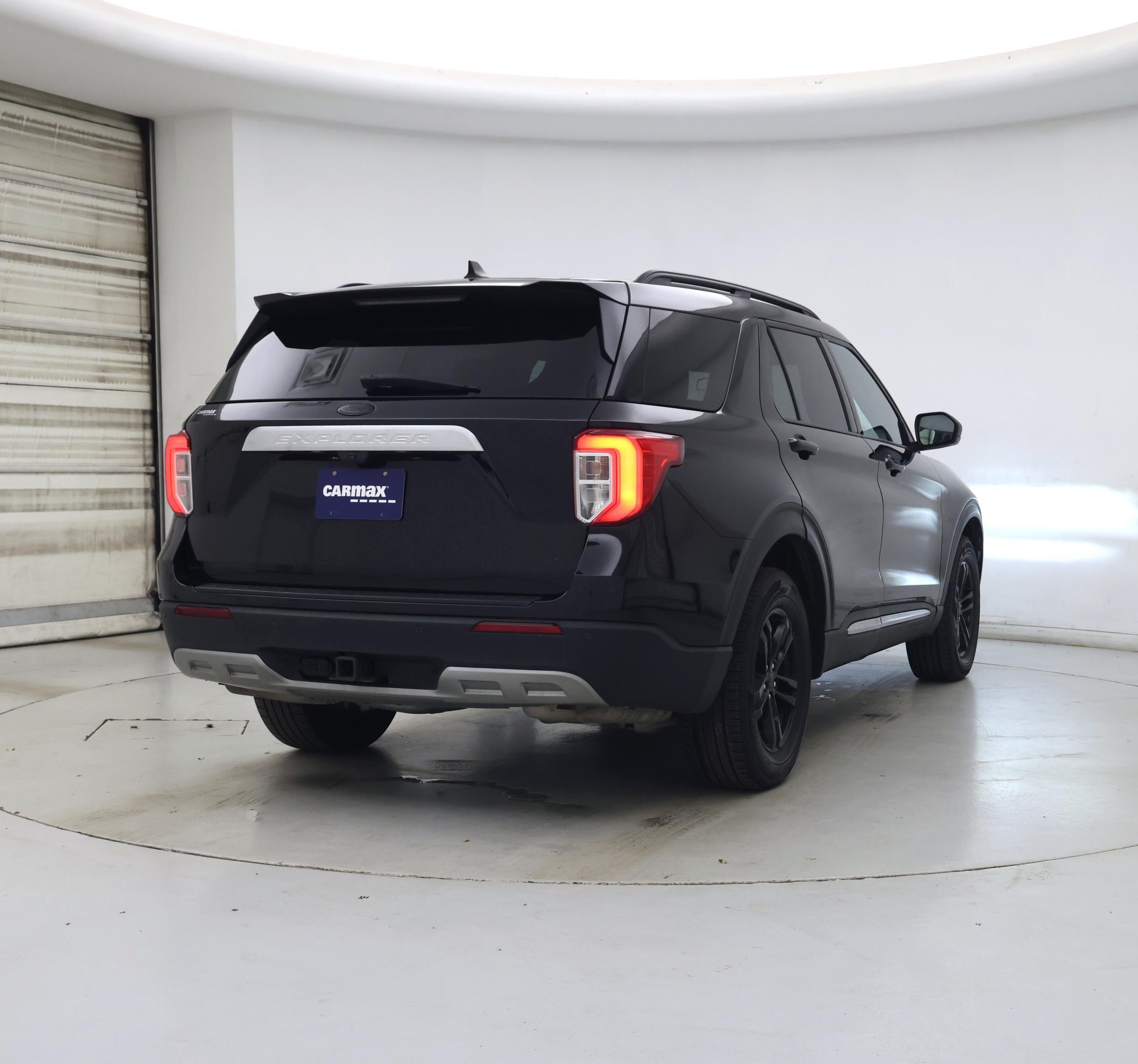 Thumbnail: 2023 Ford Explorer - 8