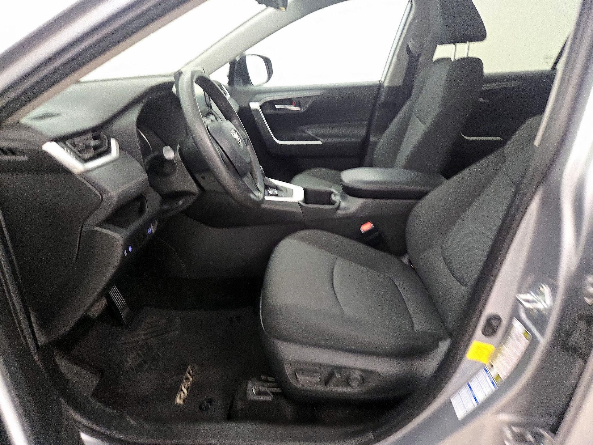 Thumbnail: 2022 Toyota RAV4 - 11