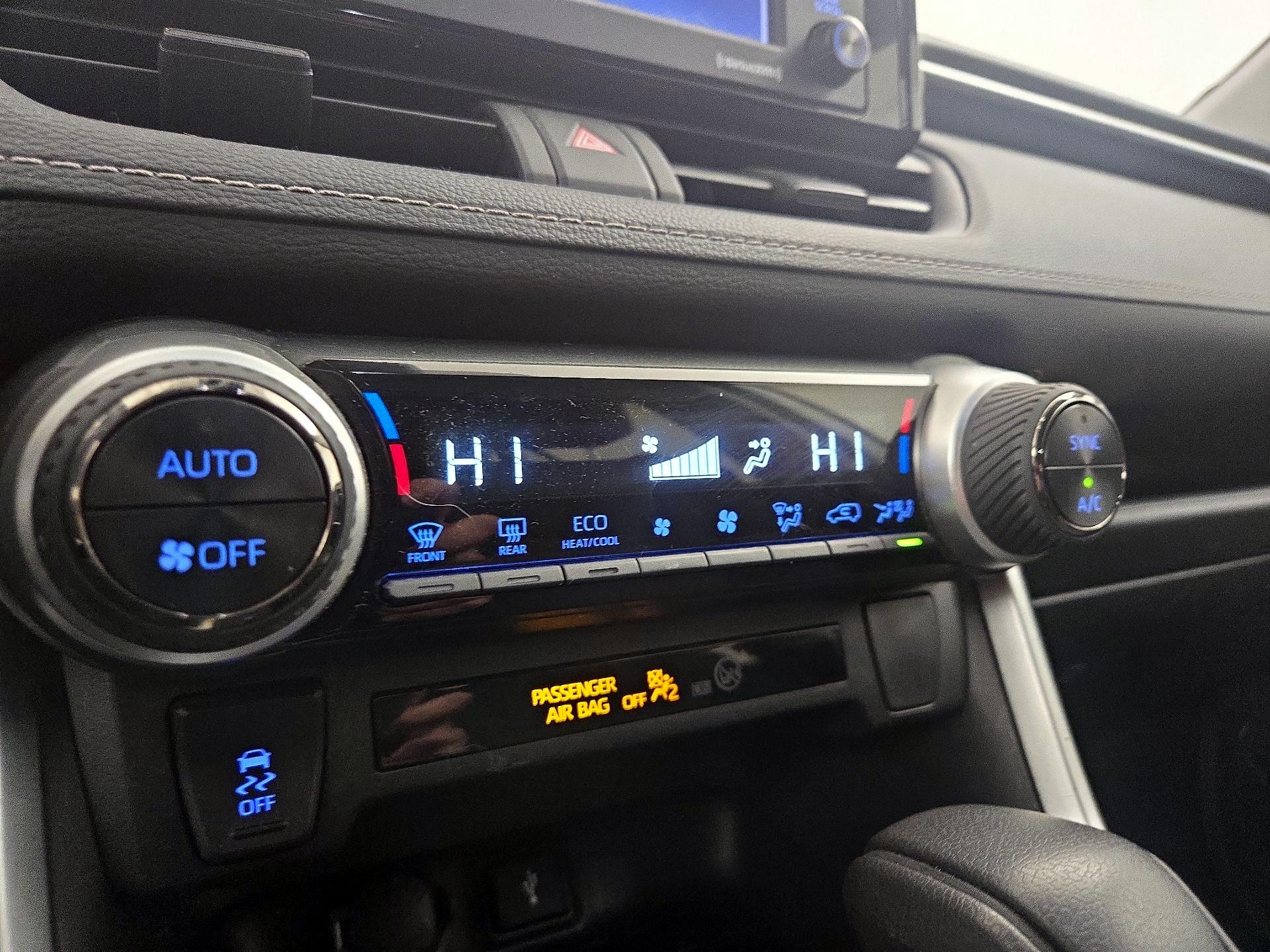 Thumbnail: 2022 Toyota RAV4 - 16