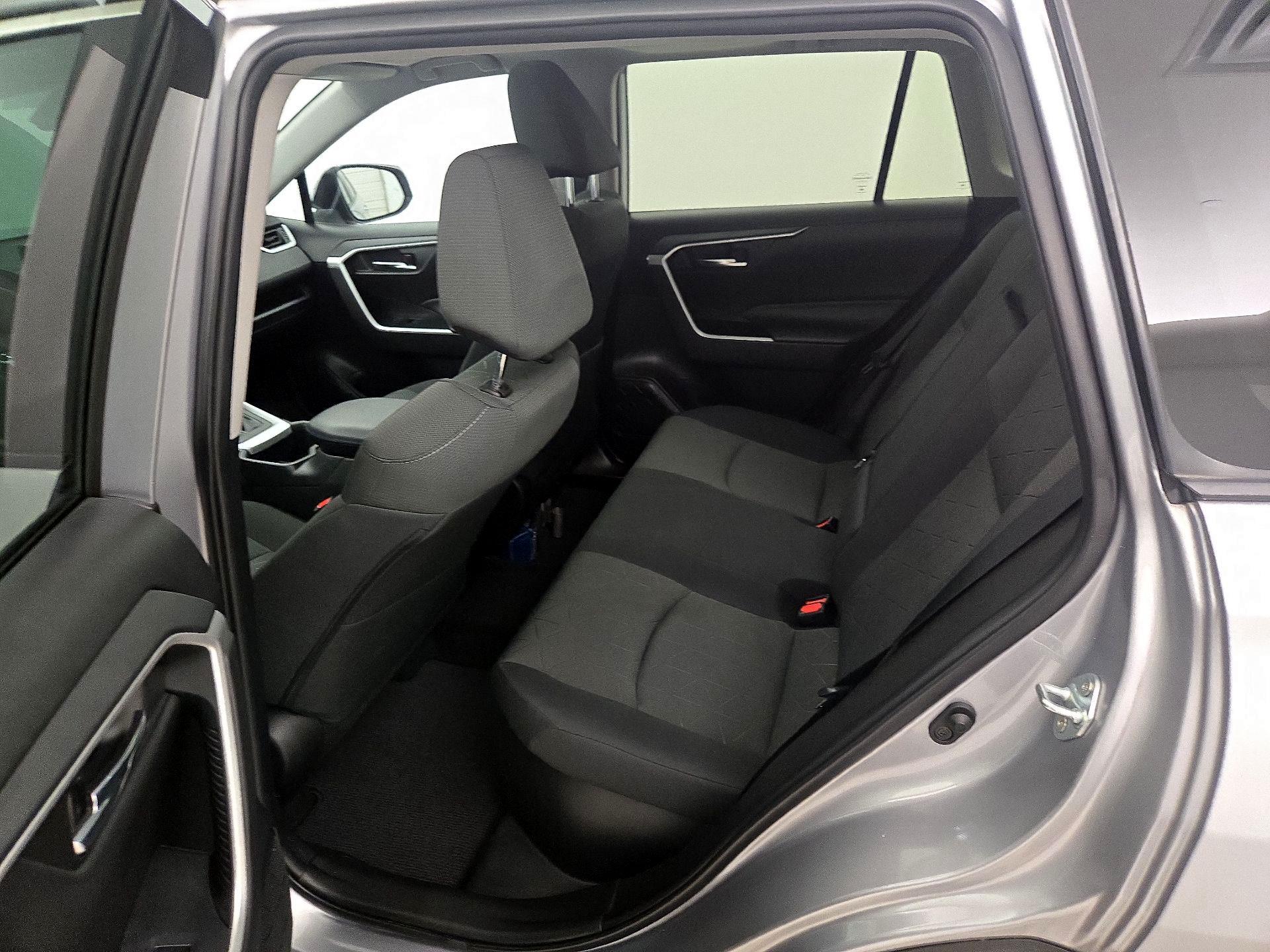 Thumbnail: 2022 Toyota RAV4 - 20