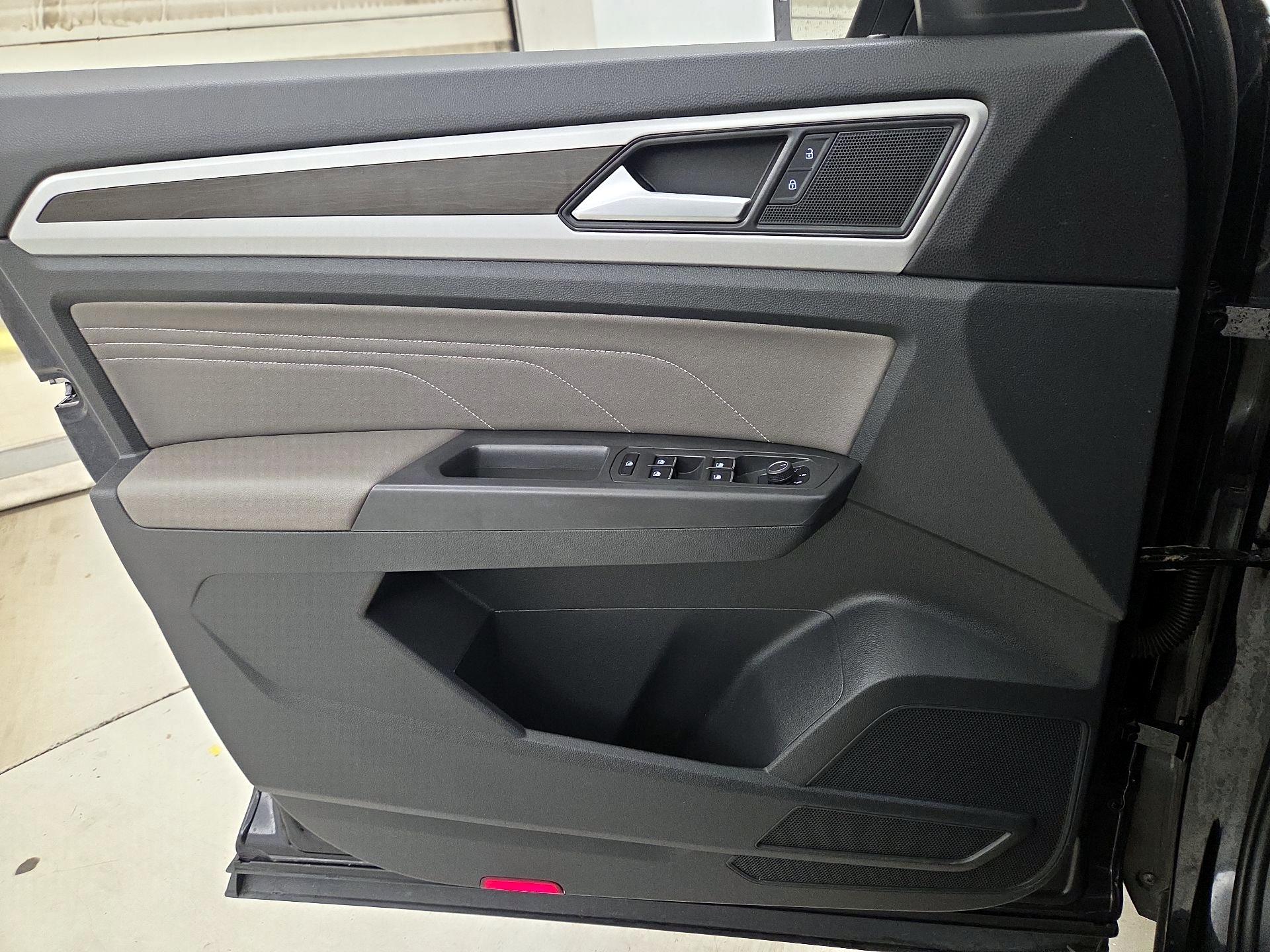 Thumbnail: 2023 Volkswagen Atlas - 12