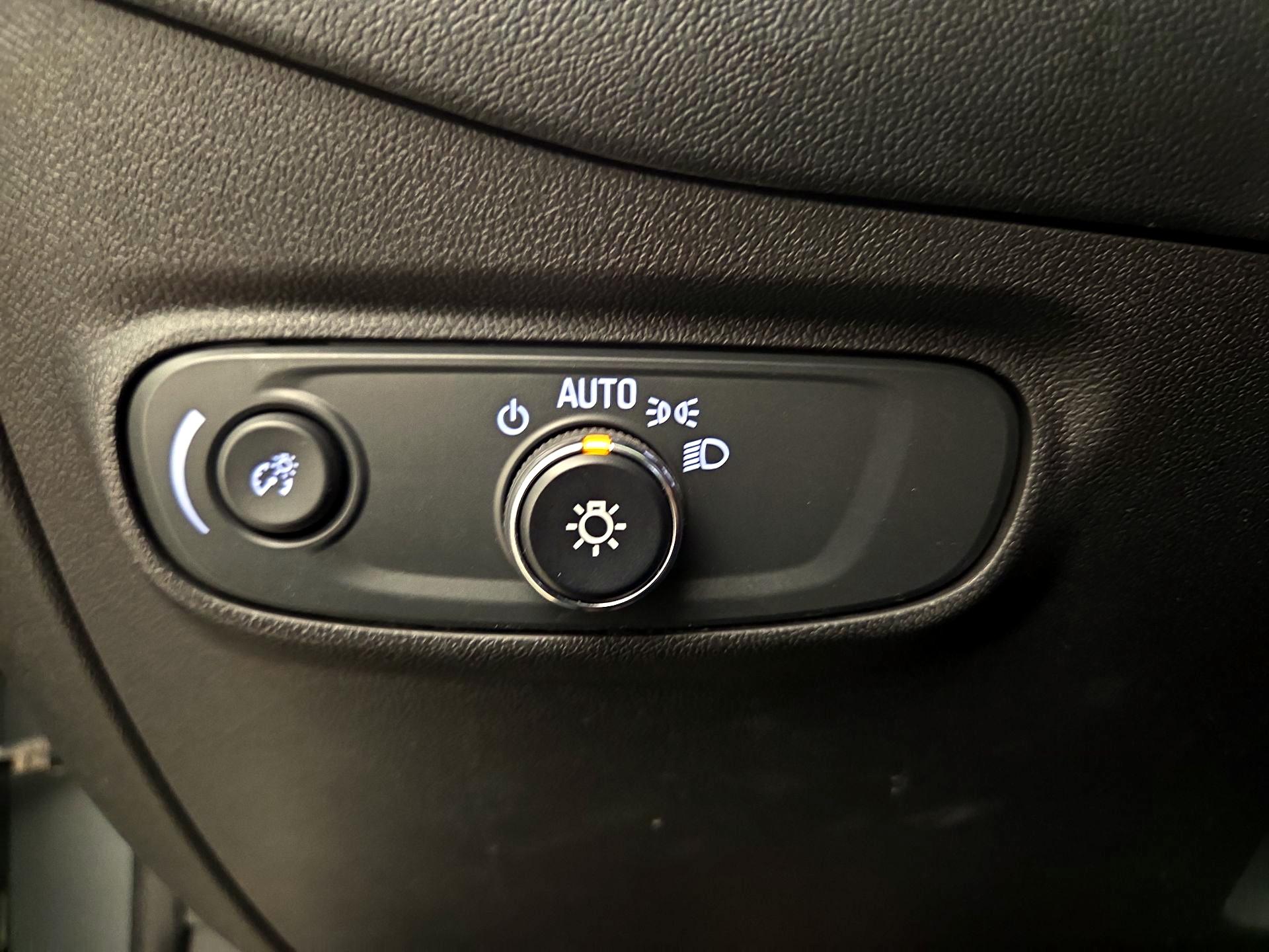 Thumbnail: 2023 Chevrolet Equinox - 13