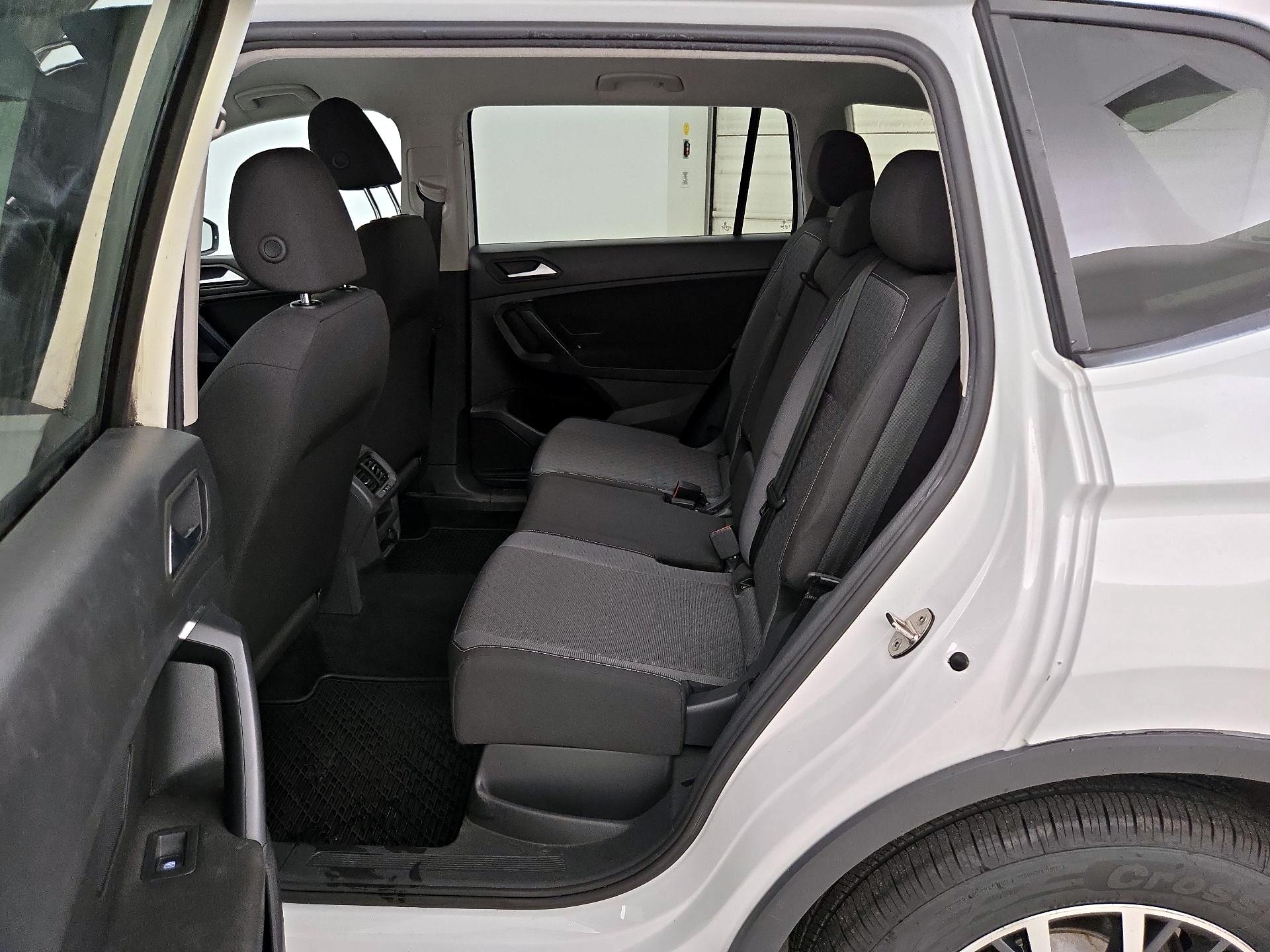 Thumbnail: 2021 Volkswagen Tiguan - 19