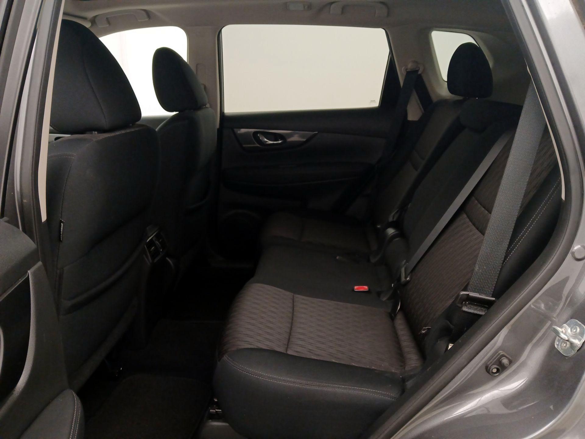 Thumbnail: 2017 Nissan Rogue - 17